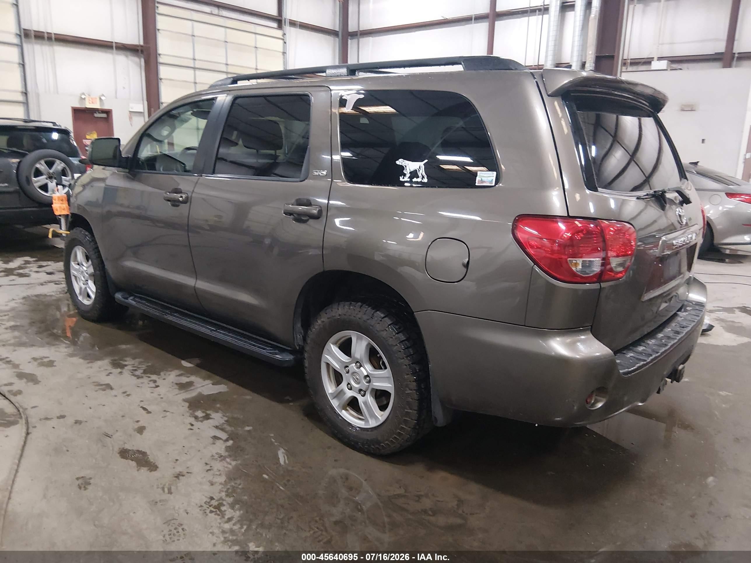 2012 Toyota Sequoia Sr5 5.7l V8 Brown vin: 5TDBY5G1XCS059278