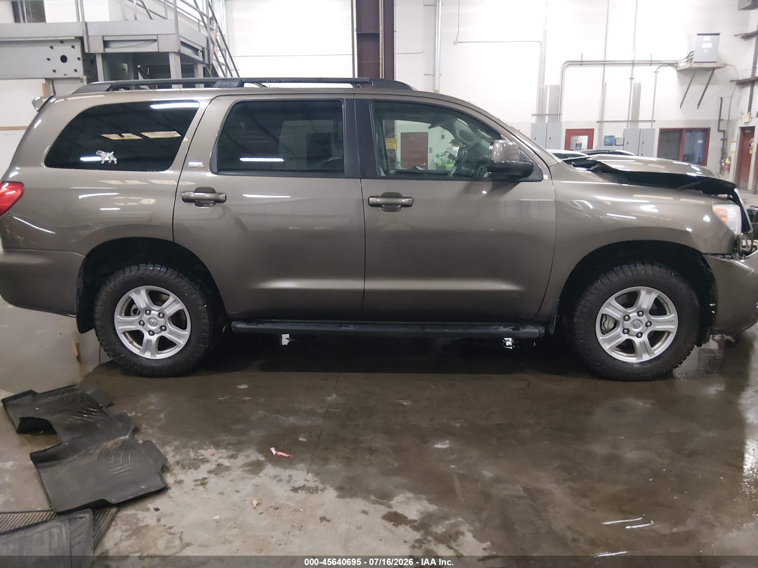 2012 Toyota Sequoia Sr5 5.7l V8 Brown vin: 5TDBY5G1XCS059278