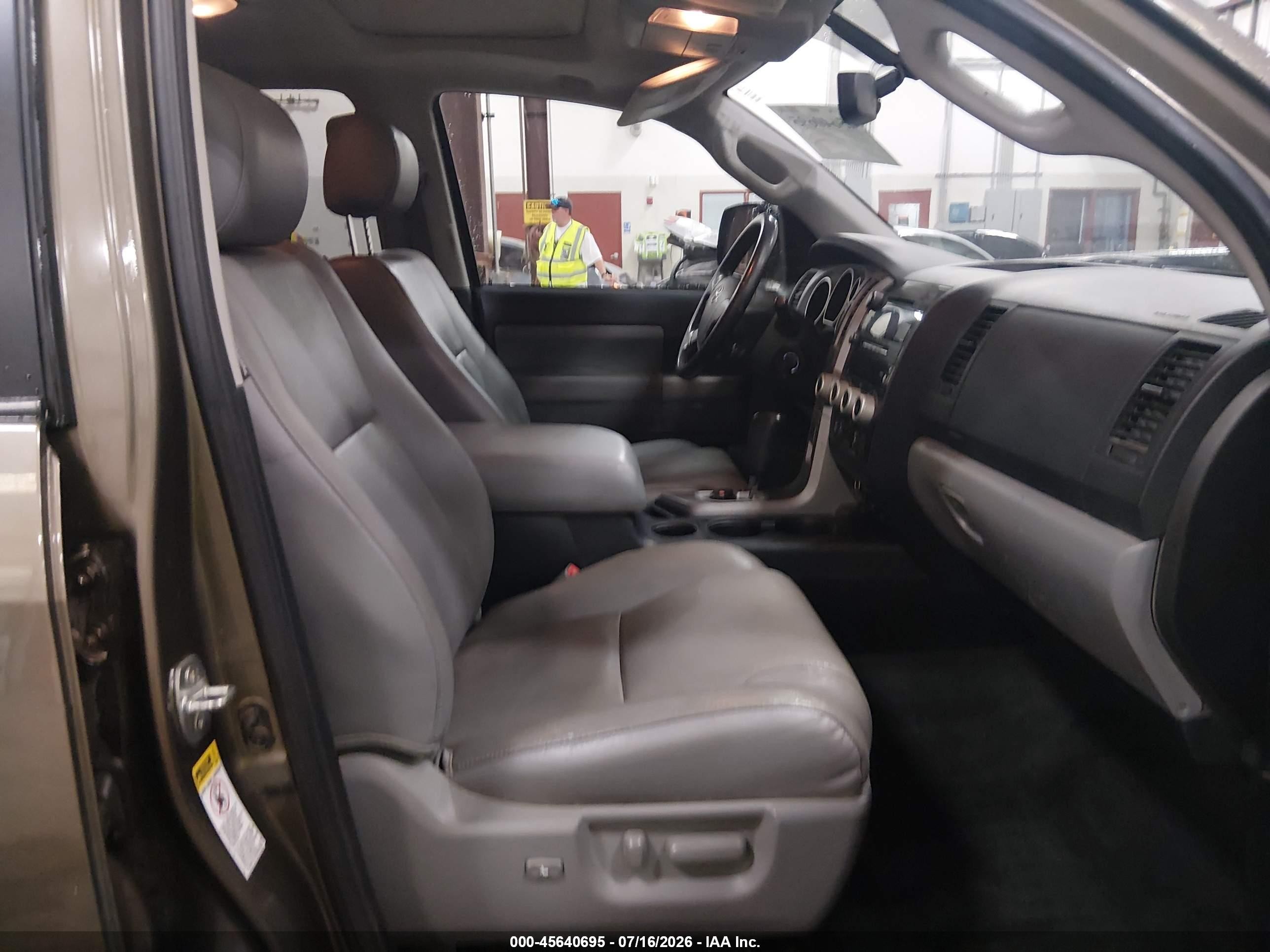 2012 Toyota Sequoia Sr5 5.7l V8 Brown vin: 5TDBY5G1XCS059278