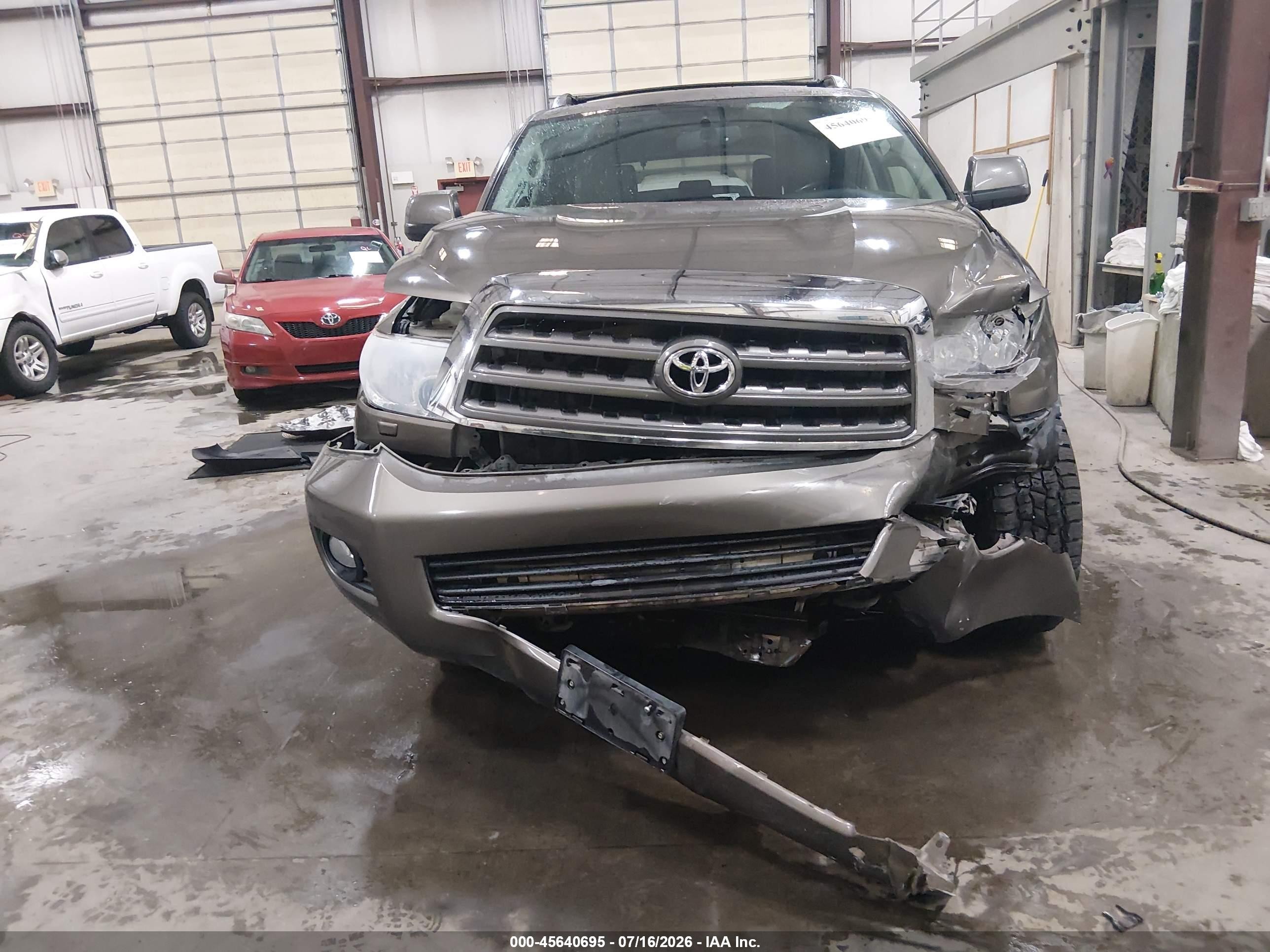 2012 Toyota Sequoia Sr5 5.7l V8 Brown vin: 5TDBY5G1XCS059278