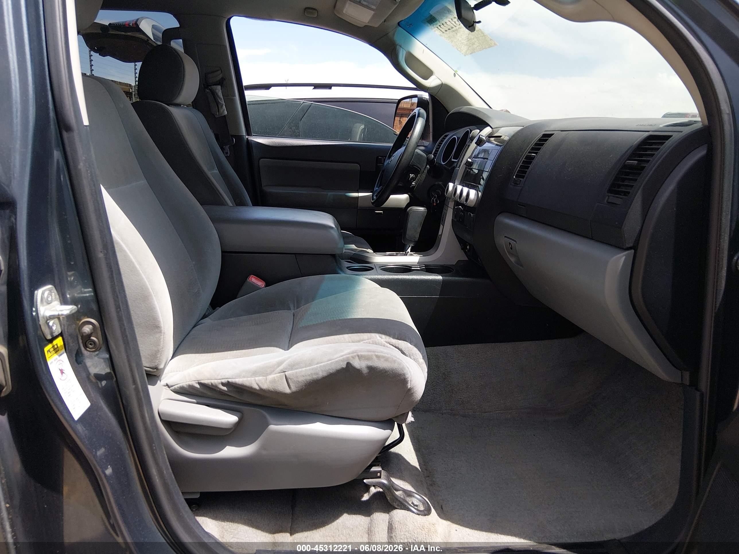 2008 Toyota Sequoia Sr5 5.7l V8 Gray vin: 5TDBY64A08S013248