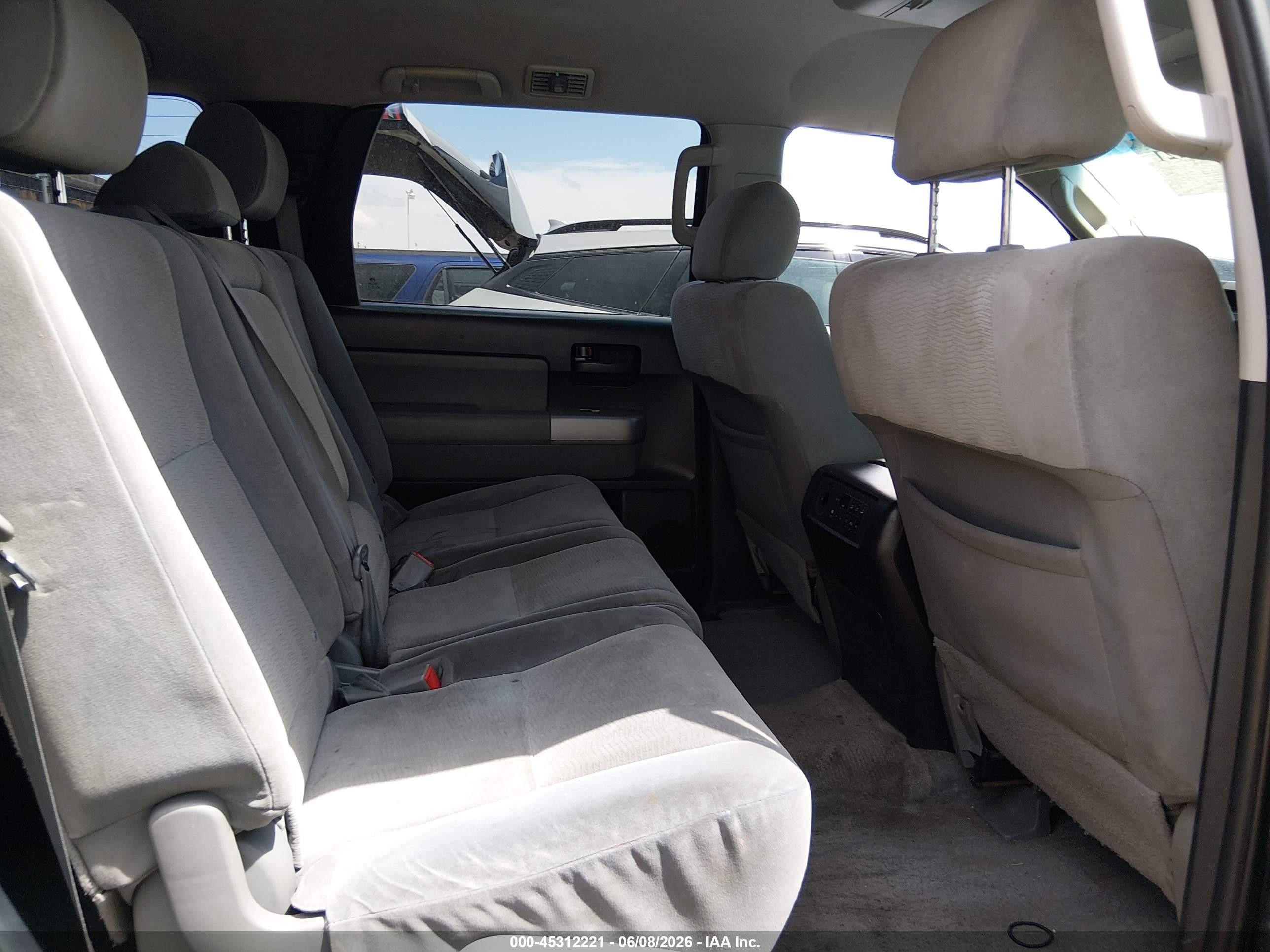 2008 Toyota Sequoia Sr5 5.7l V8 Gray vin: 5TDBY64A08S013248