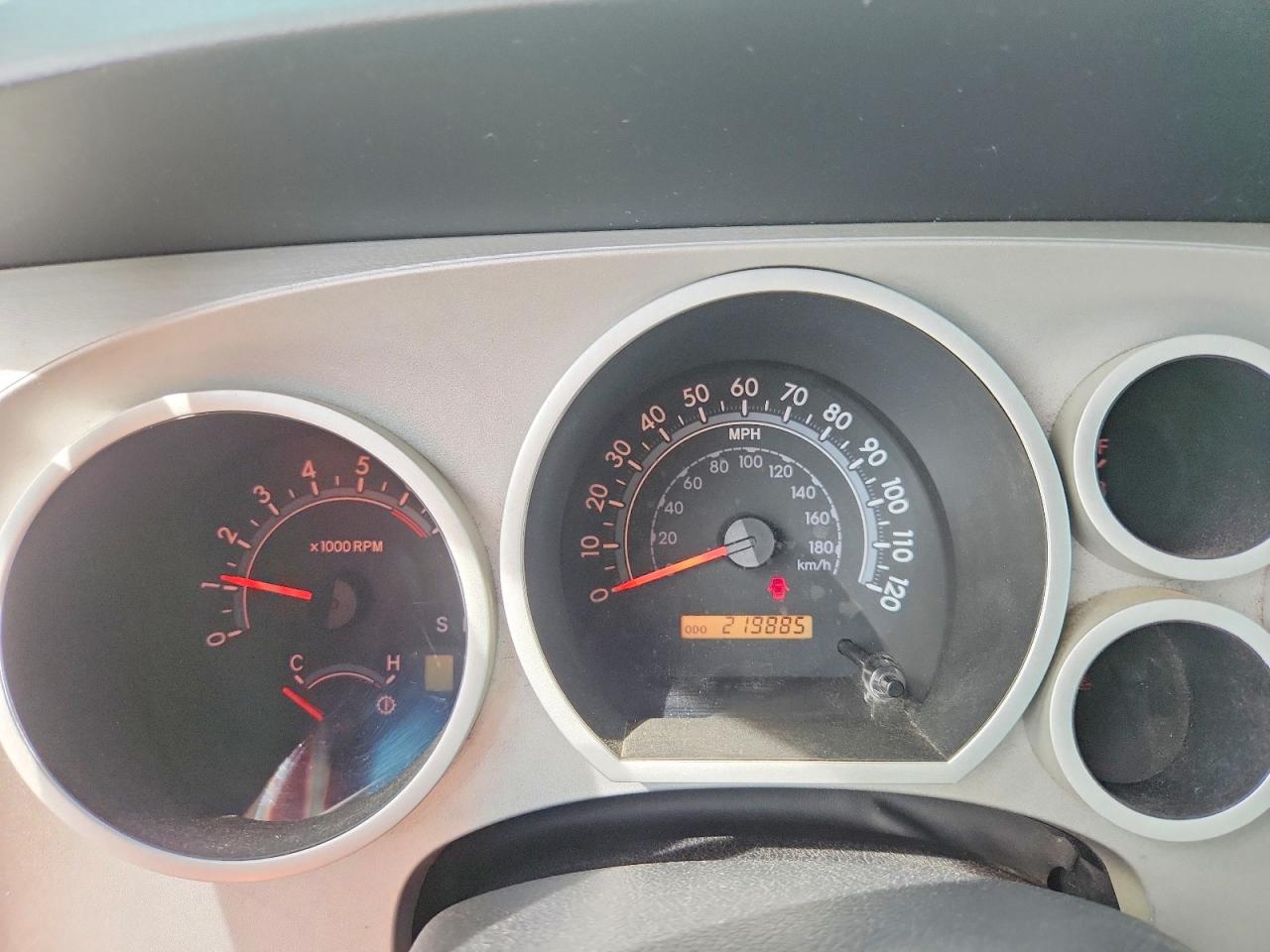 2008 Toyota Sequoia Sr5 Silver vin: 5TDBY64A38S009498