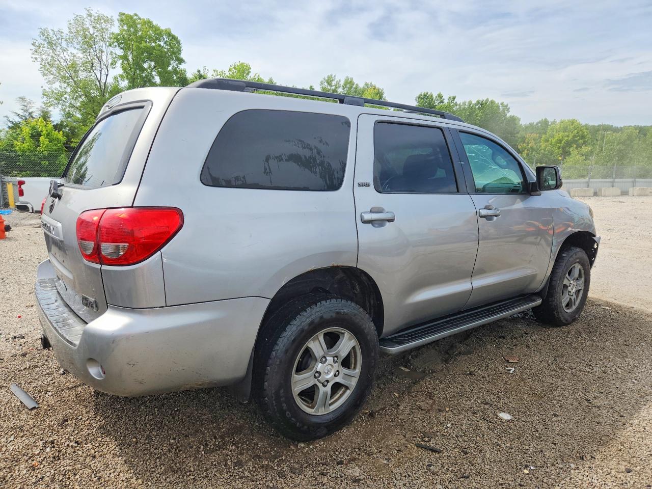 2008 Toyota Sequoia Sr5 Silver vin: 5TDBY64A38S009498
