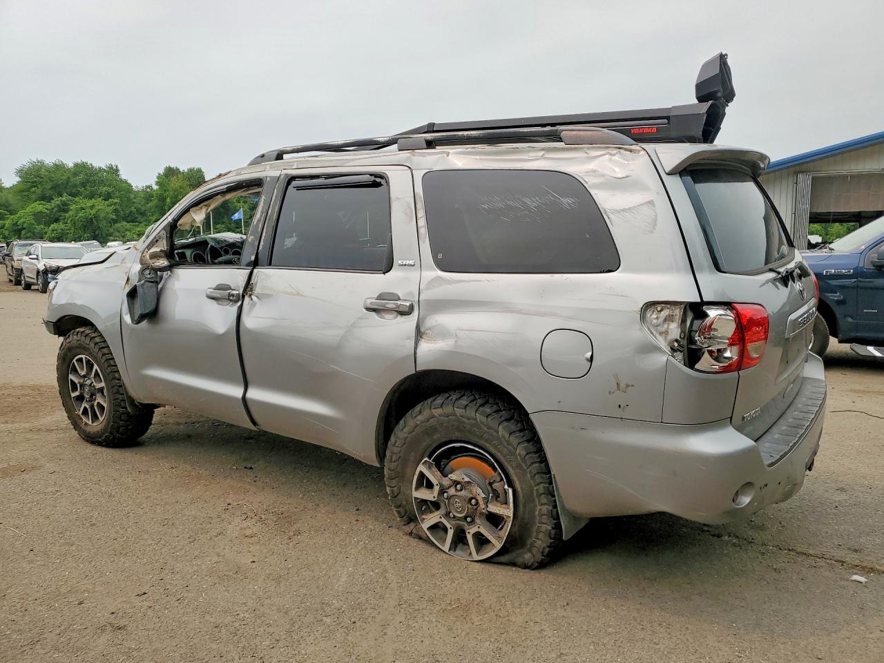 2008 Toyota Sequoia Sr5 Silver vin: 5TDBY64A48S020588