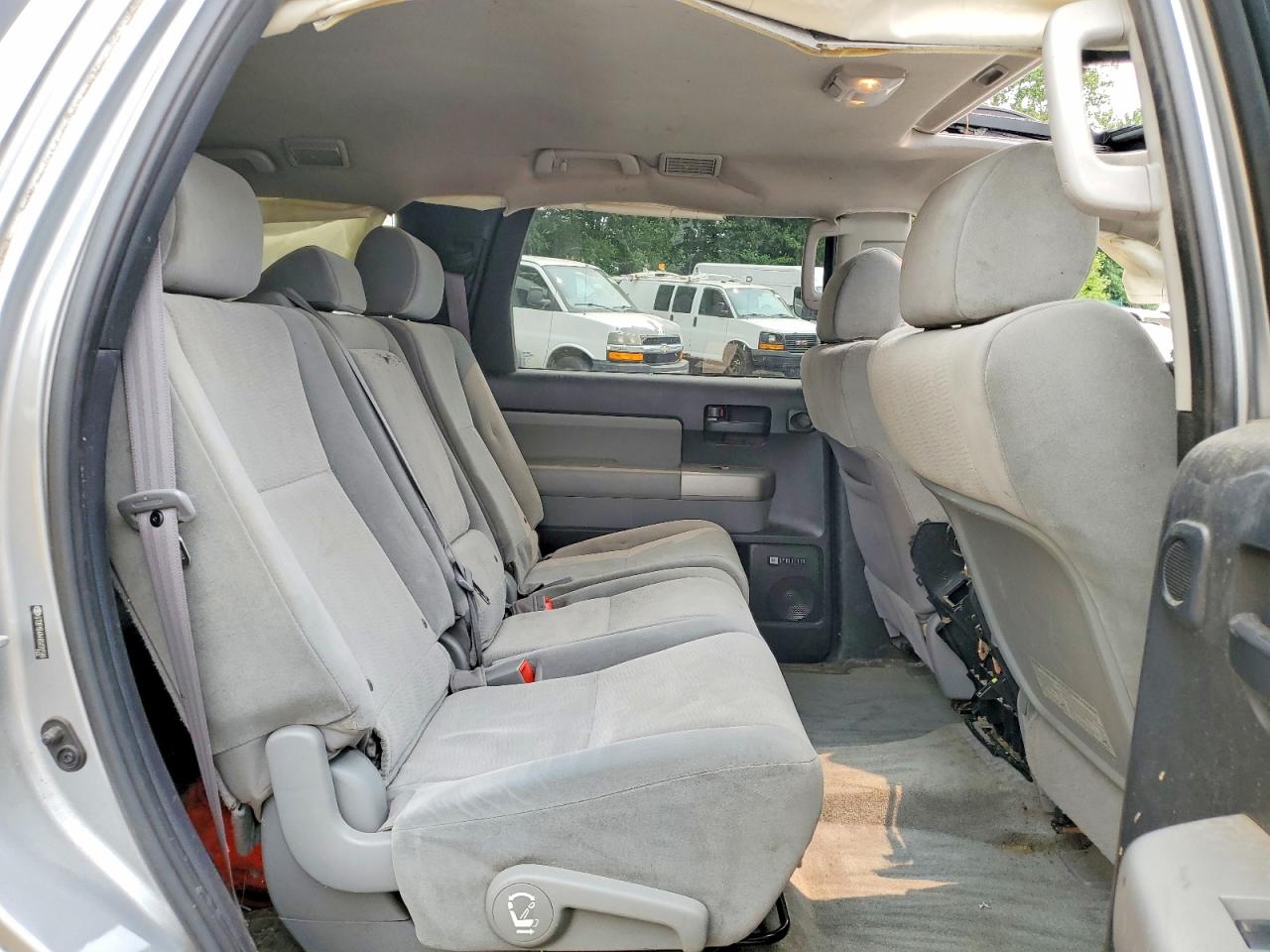2008 Toyota Sequoia Sr5 Silver vin: 5TDBY64A48S020588