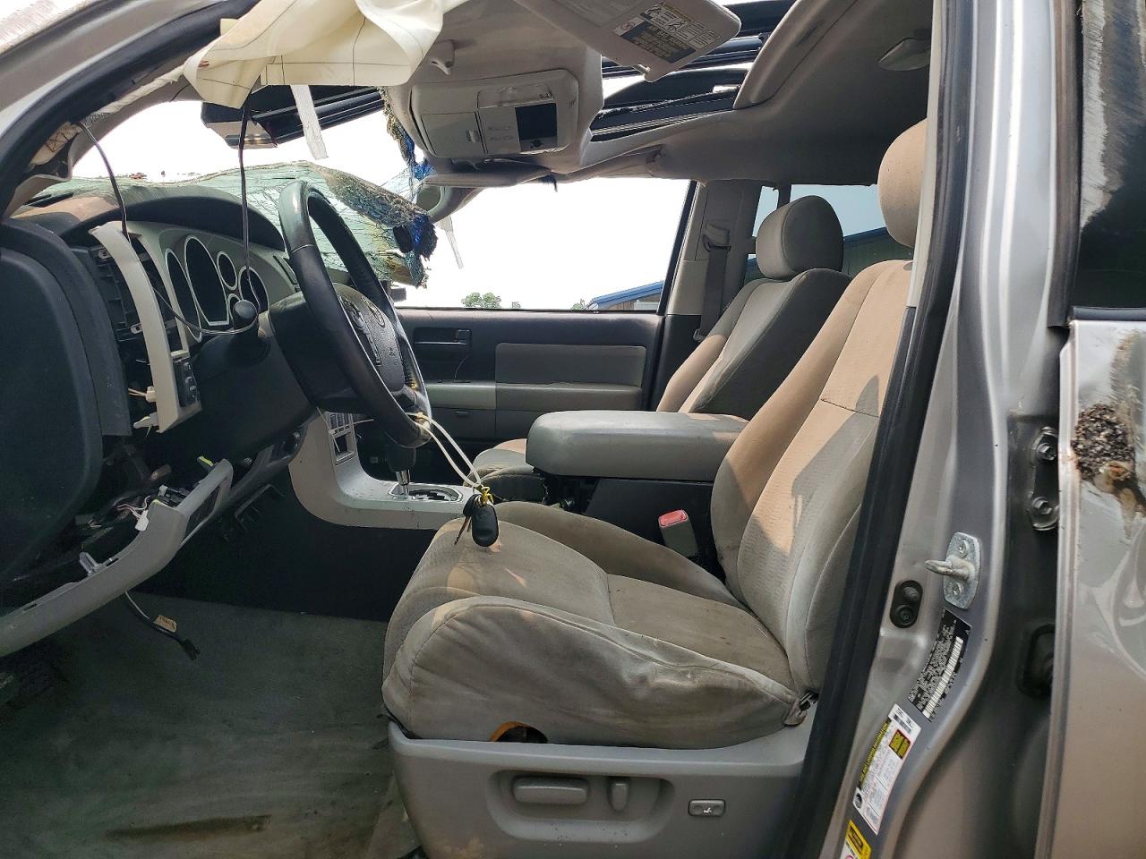 2008 Toyota Sequoia Sr5 Silver vin: 5TDBY64A48S020588