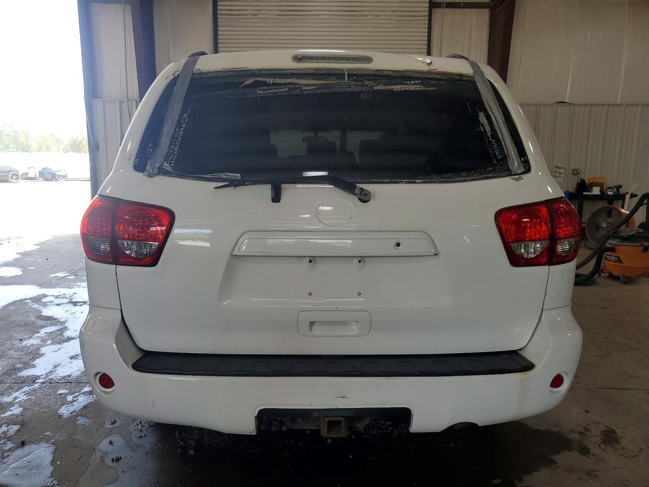 2008 Toyota Sequoia Sr5 White vin: 5TDBY64A68S011469