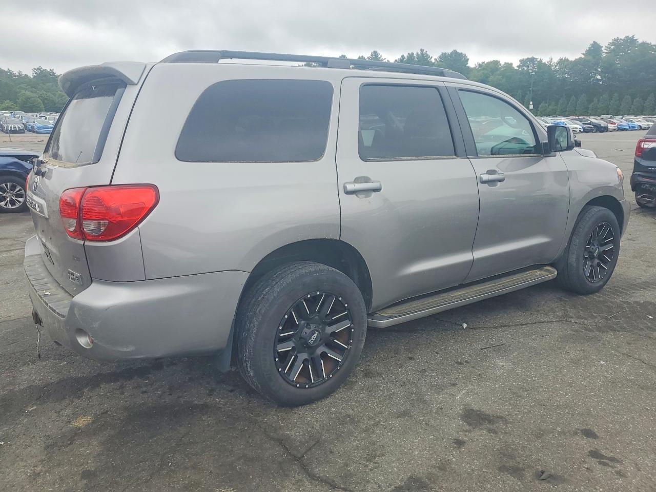 2008 Toyota Sequoia Sr5 Silver vin: 5TDBY64A98S009506