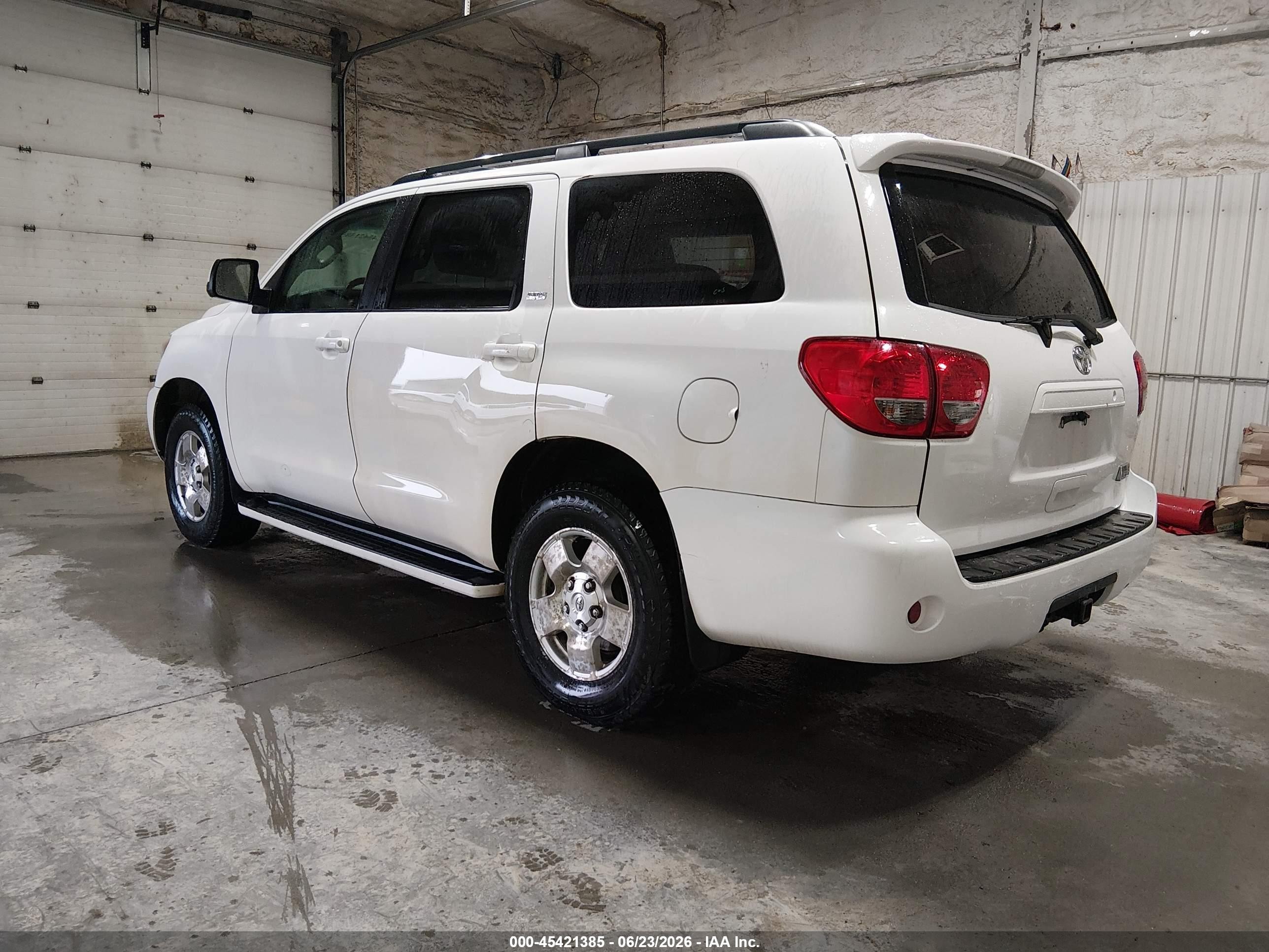 2008 Toyota Sequoia Sr5 5.7l V8 White vin: 5TDBY64A98S013491