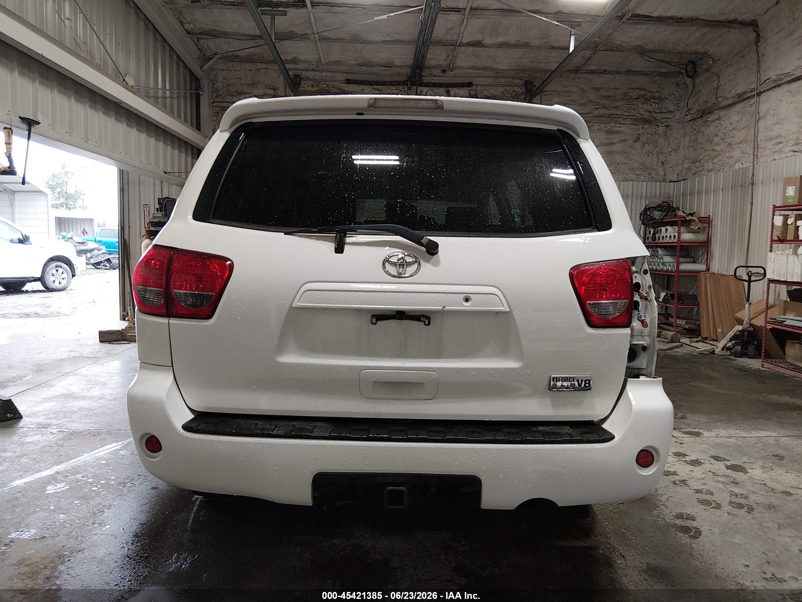 2008 Toyota Sequoia Sr5 5.7l V8 White vin: 5TDBY64A98S013491