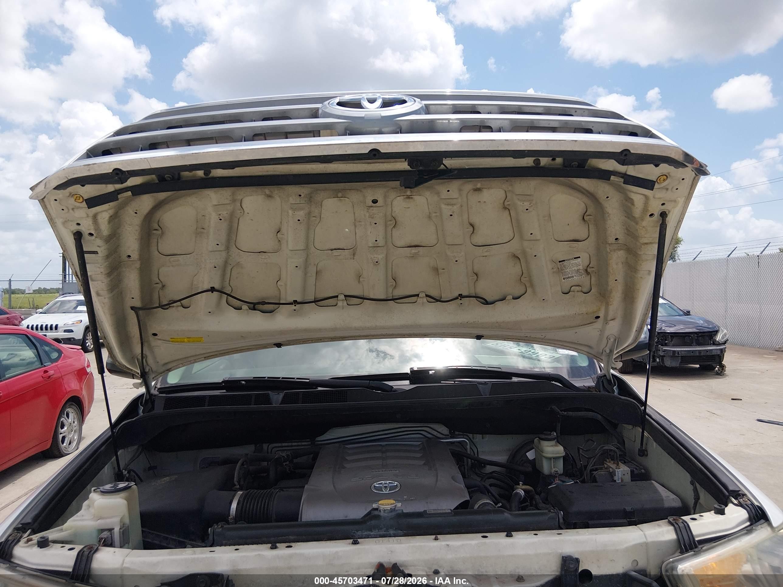 2008 Toyota Sequoia Platinum 5.7l V8 White vin: 5TDBY67A08S000317
