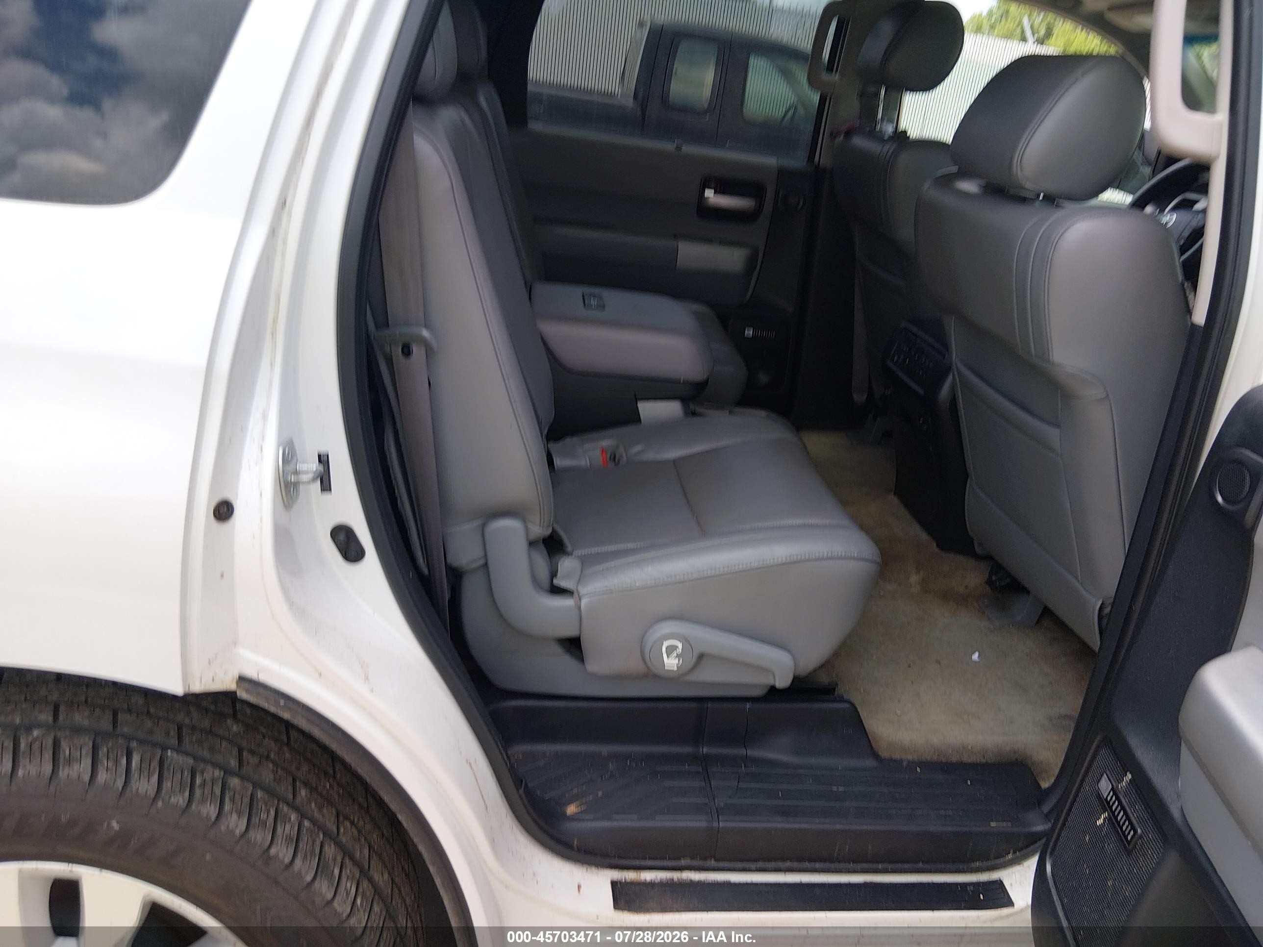 2008 Toyota Sequoia Platinum 5.7l V8 White vin: 5TDBY67A08S000317