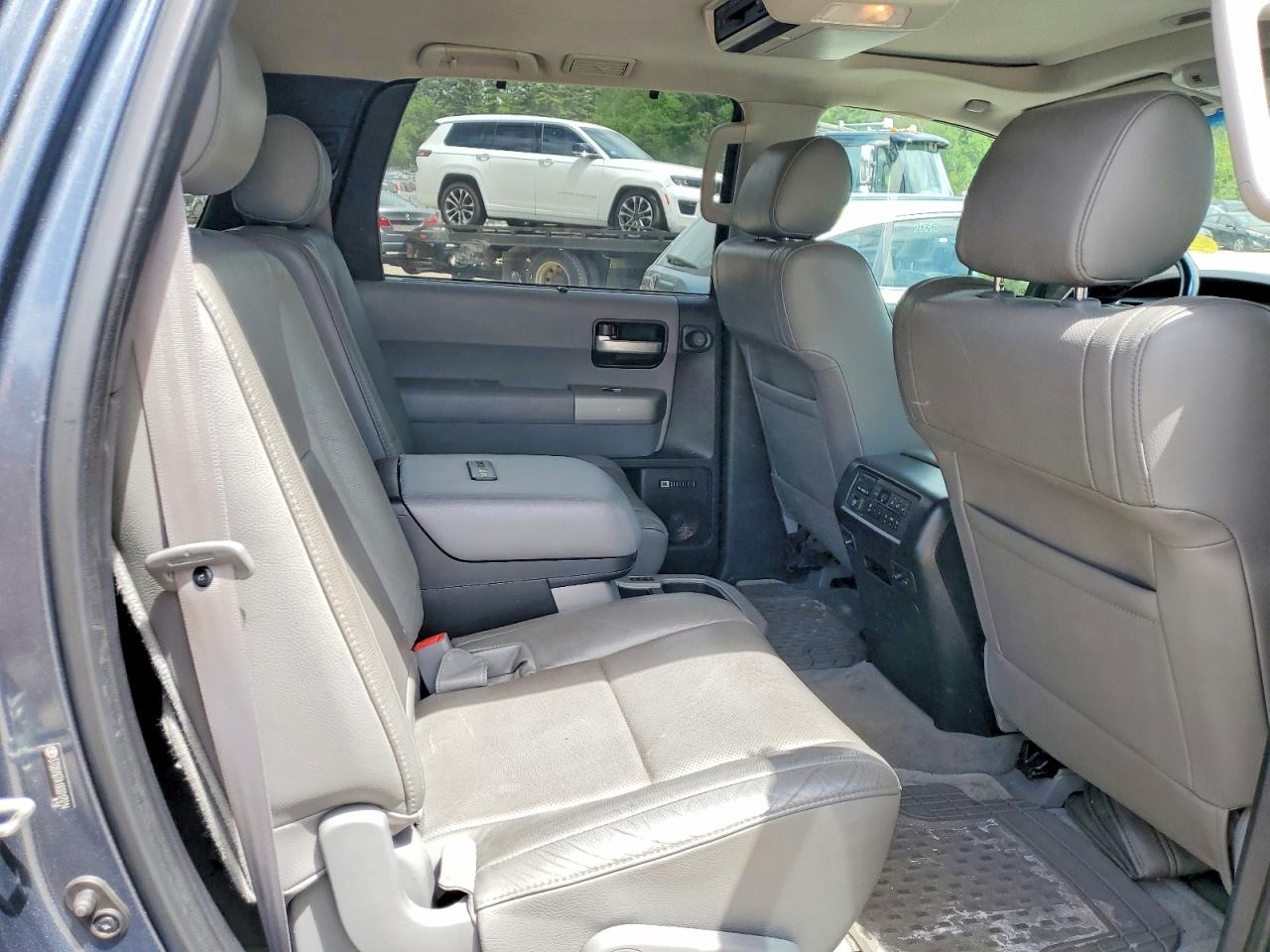 2008 Toyota Sequoia Platinum Gray vin: 5TDBY67A18S017014