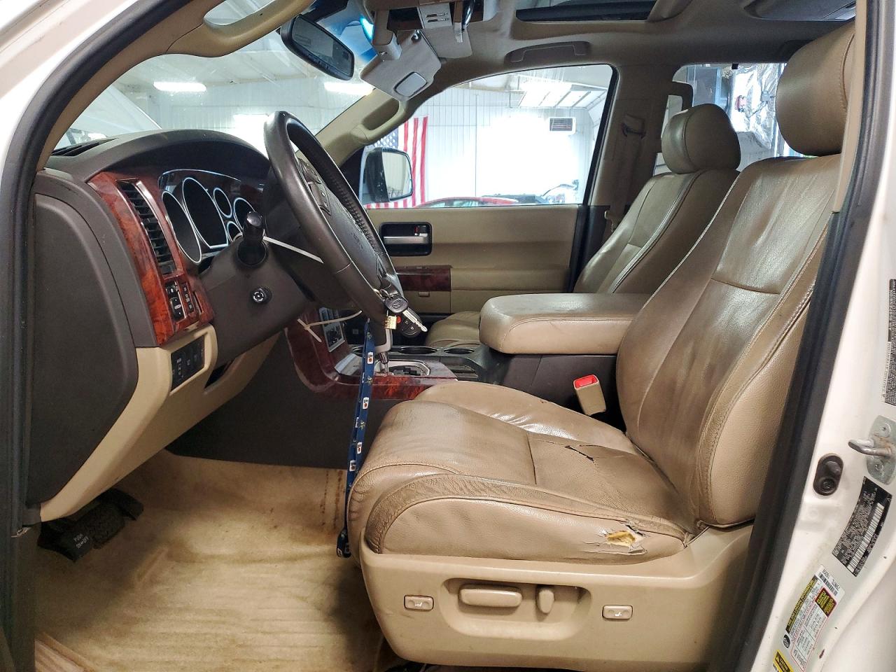 2008 Toyota Sequoia Platinum White vin: 5TDBY67A48S020702