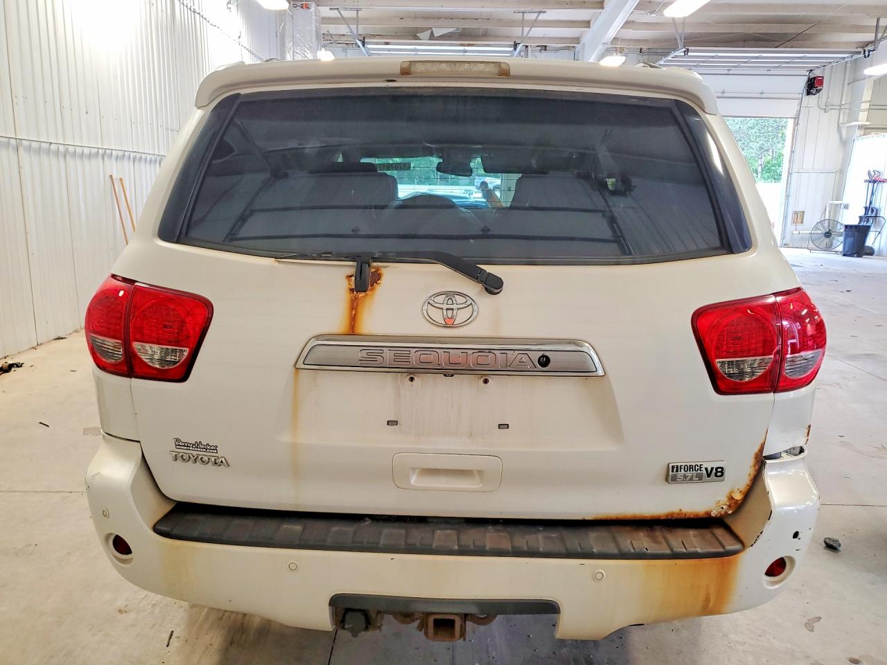 2008 Toyota Sequoia Platinum White vin: 5TDBY67A48S020702