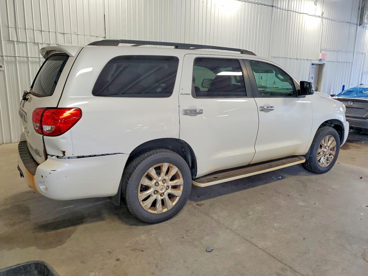 2008 Toyota Sequoia Platinum White vin: 5TDBY67A48S020702