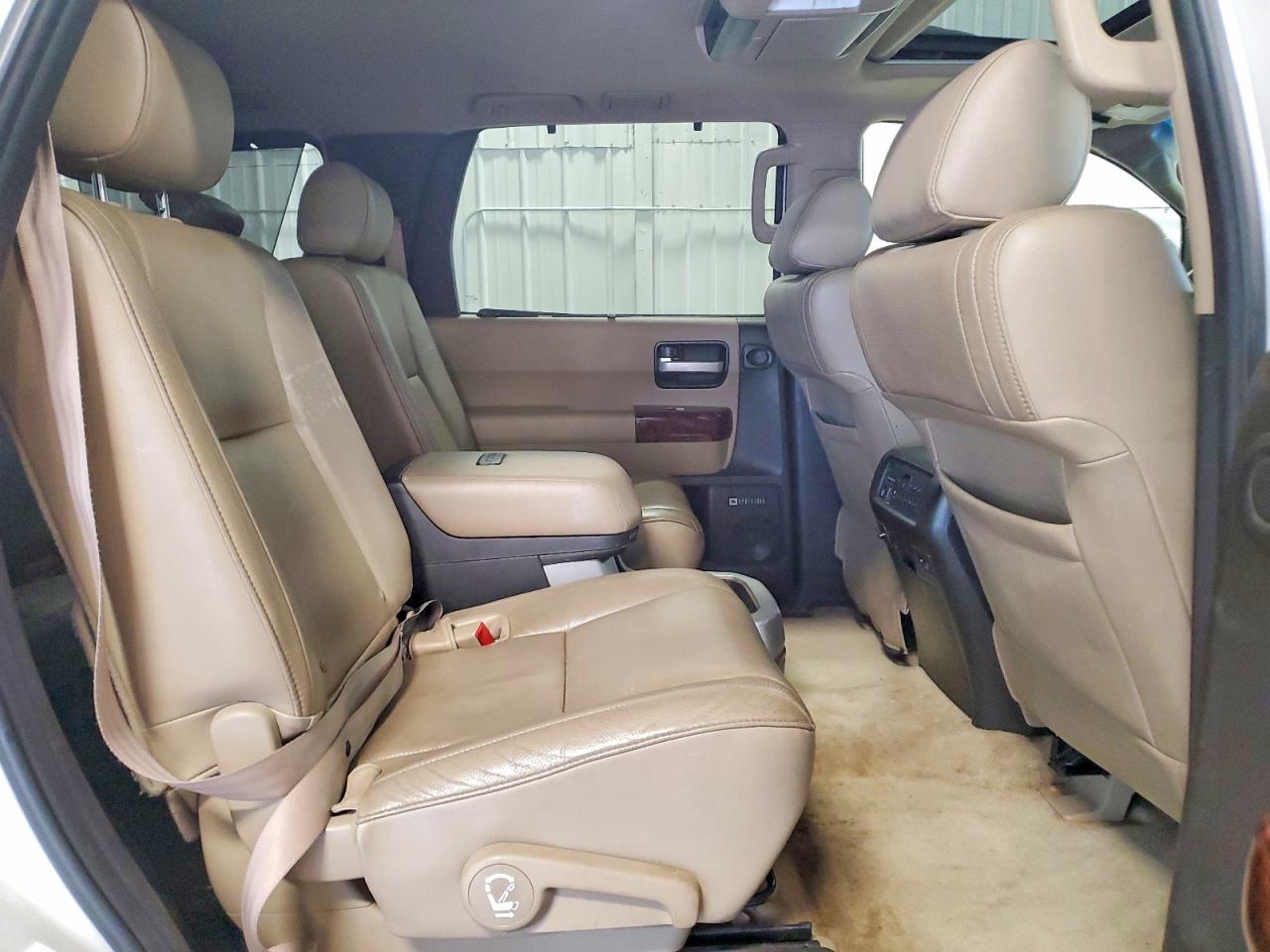 2008 Toyota Sequoia Platinum White vin: 5TDBY67A48S020702
