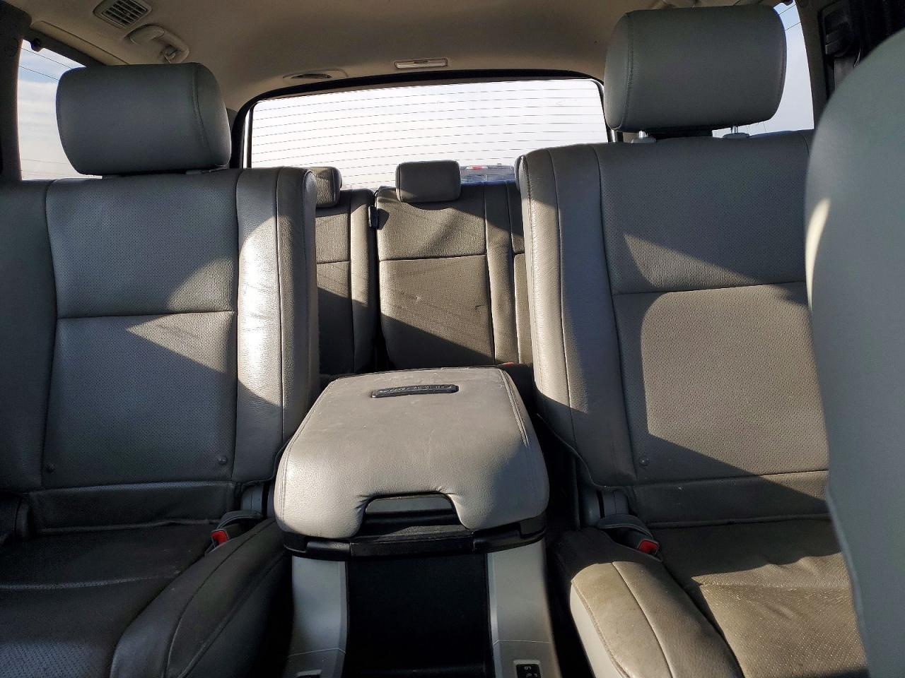 2008 Toyota Sequoia Platinum White vin: 5TDBY67A78S004297