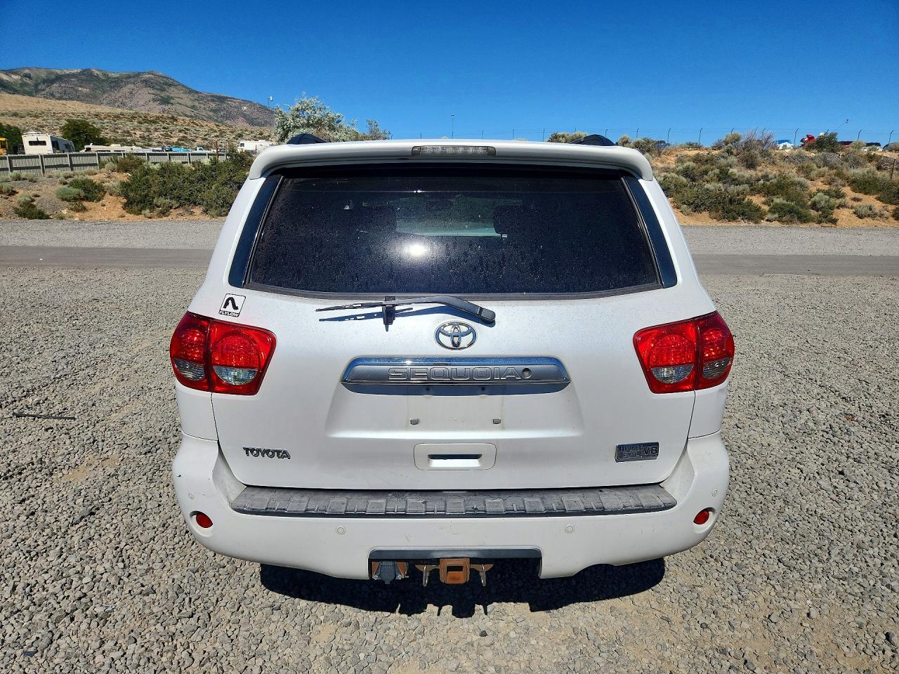 2008 Toyota Sequoia Platinum White vin: 5TDBY67A78S020998
