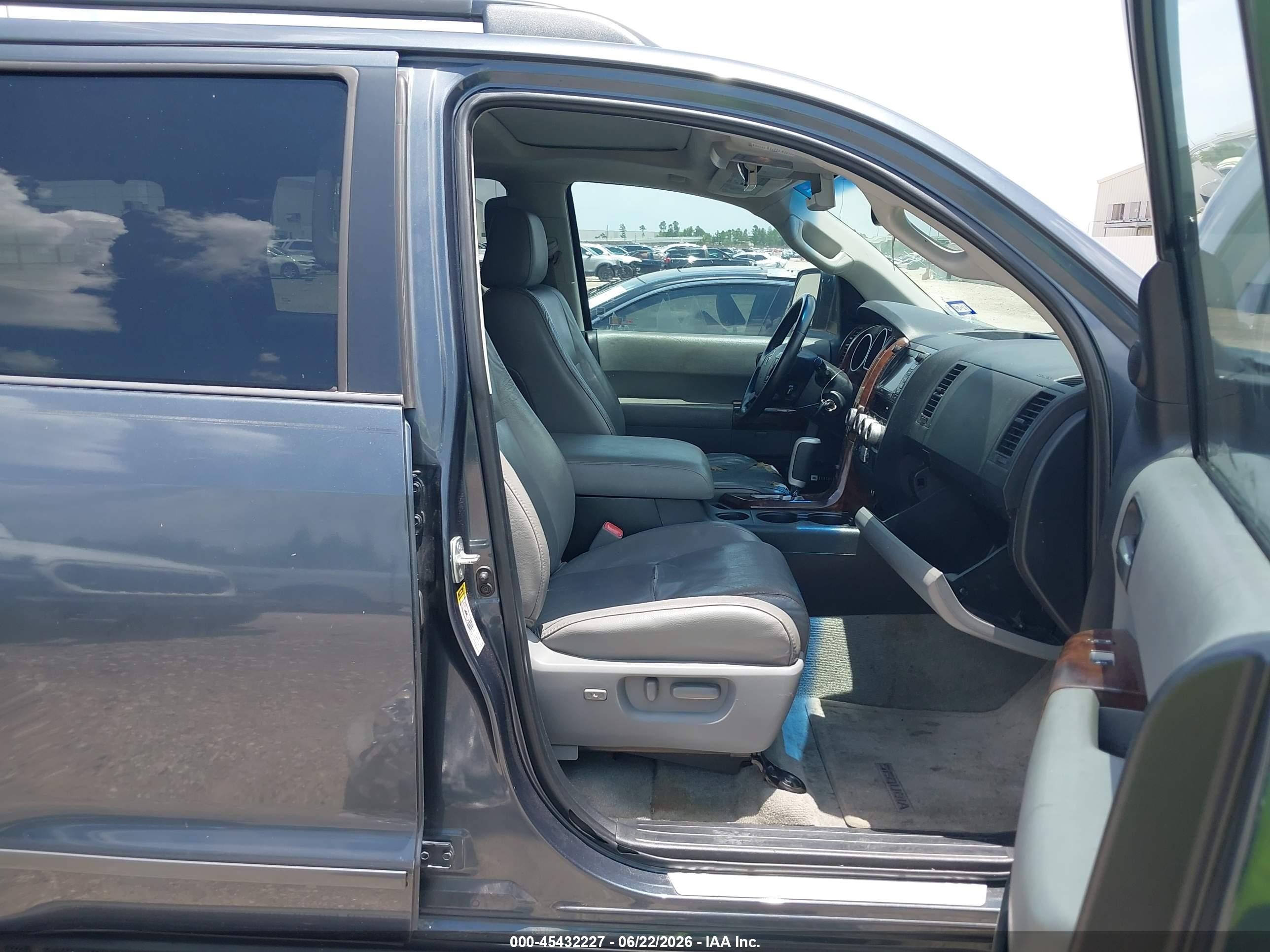 2008 Toyota Sequoia Platinum Gray vin: 5TDBY67A78S021391