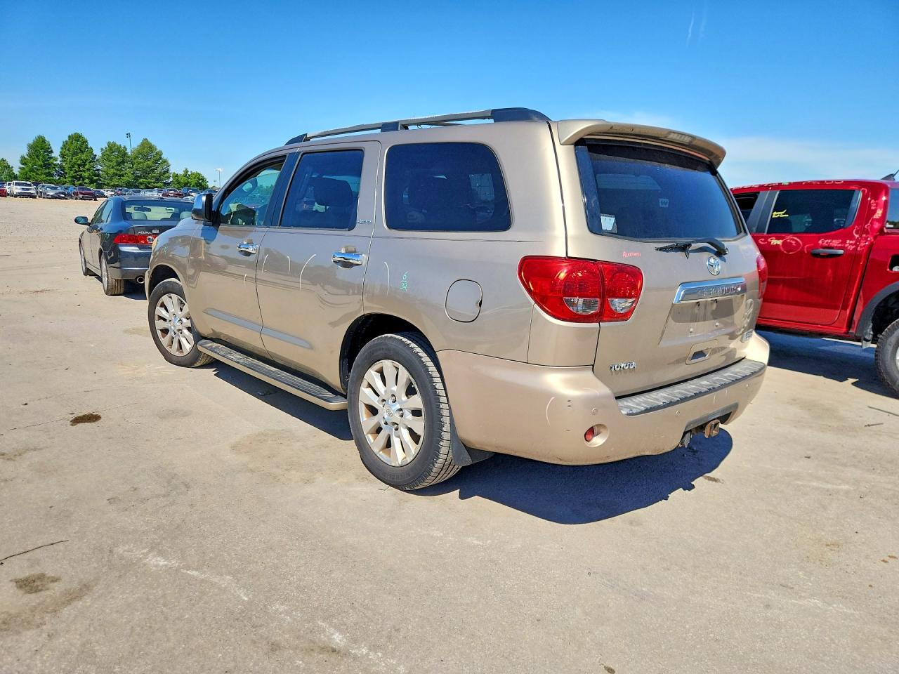 2008 Toyota Sequoia Platinum Gold vin: 5TDBY67AX8S000146