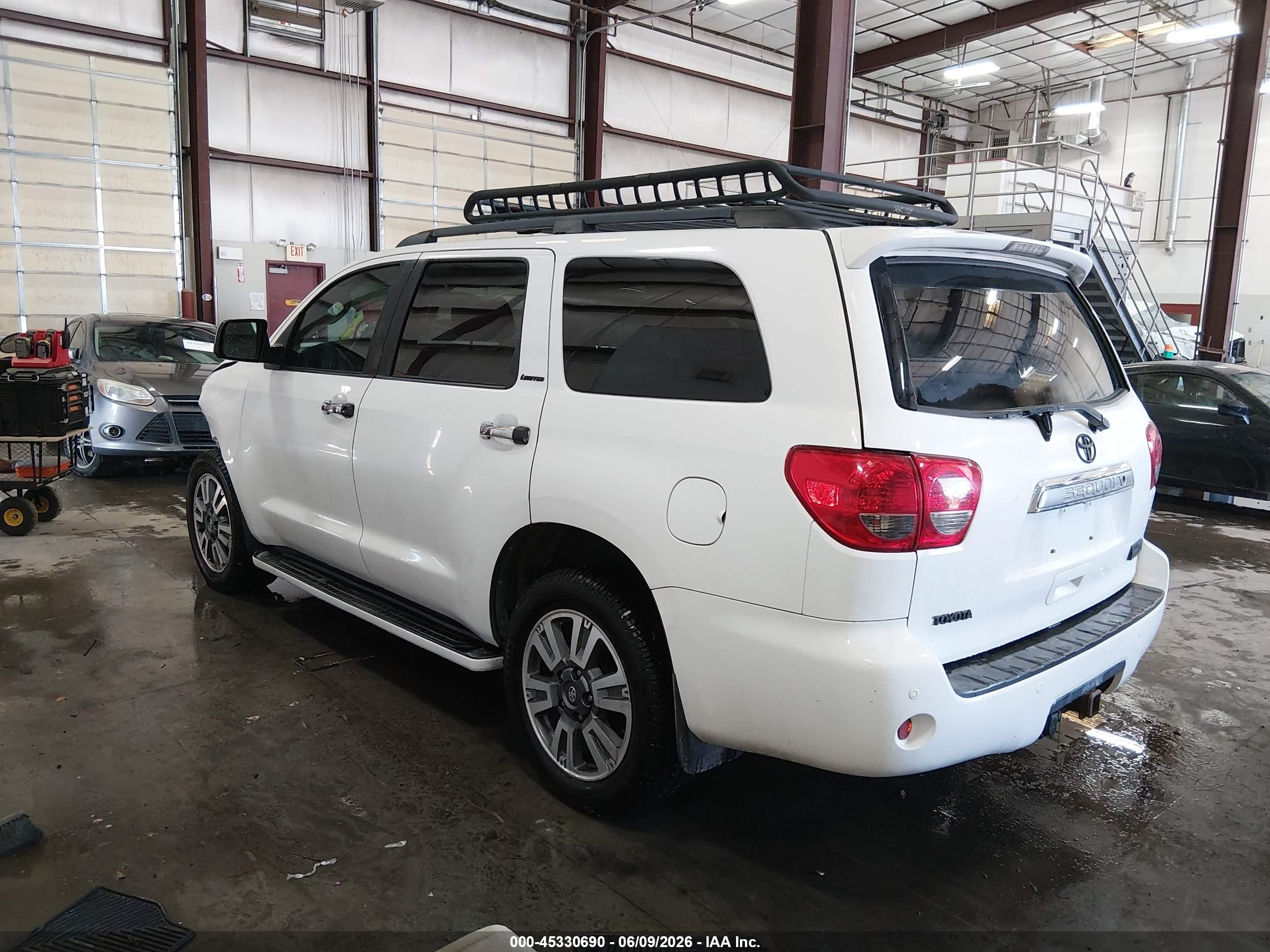 2008 Toyota Sequoia Limited 5.7l V8 Белый vin: 5TDBY68A18S012328