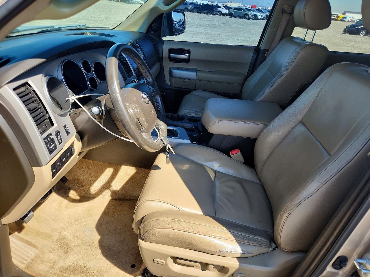 2008 Toyota Sequoia Limited Tan vin: 5TDBY68A28S006201
