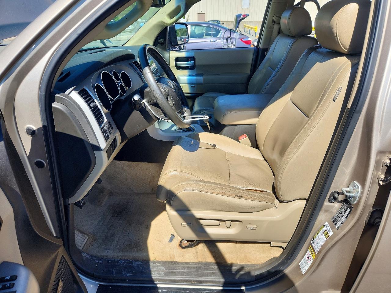 2008 Toyota Sequoia Limited Tan vin: 5TDBY68A58S012929
