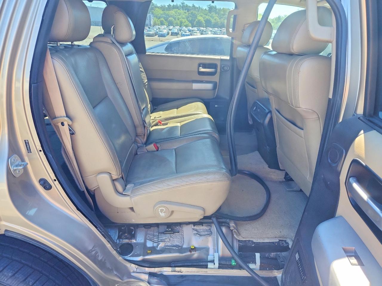 2008 Toyota Sequoia Limited Tan vin: 5TDBY68A58S012929