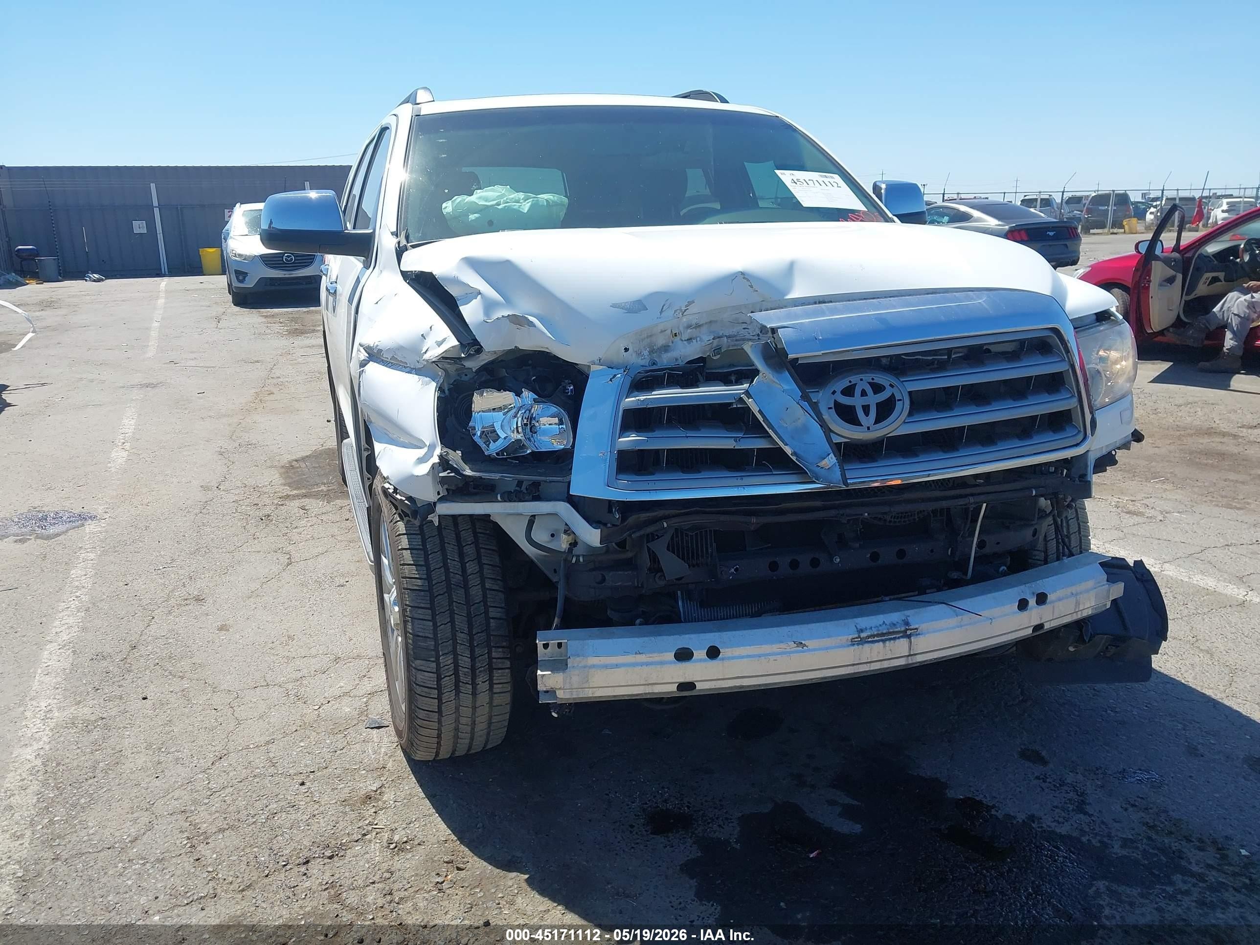 2008 Toyota Sequoia Limited 5.7l V8 White vin: 5TDBY68A58S021548