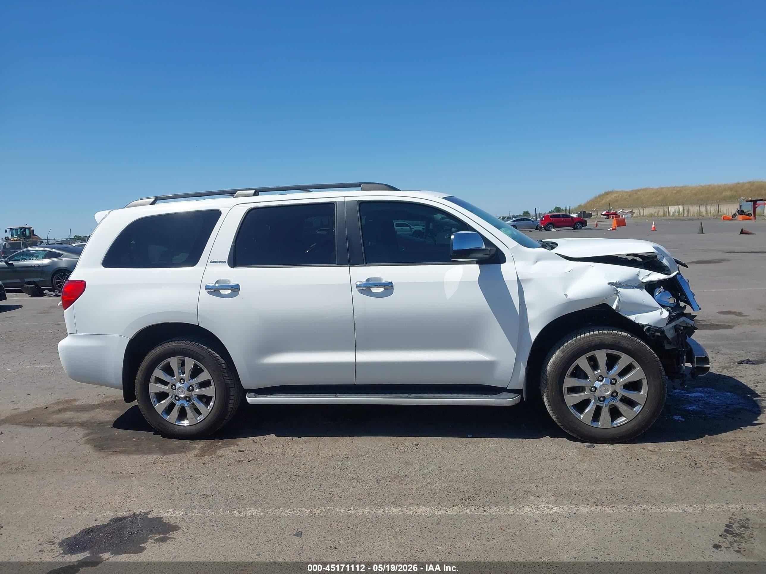2008 Toyota Sequoia Limited 5.7l V8 White vin: 5TDBY68A58S021548