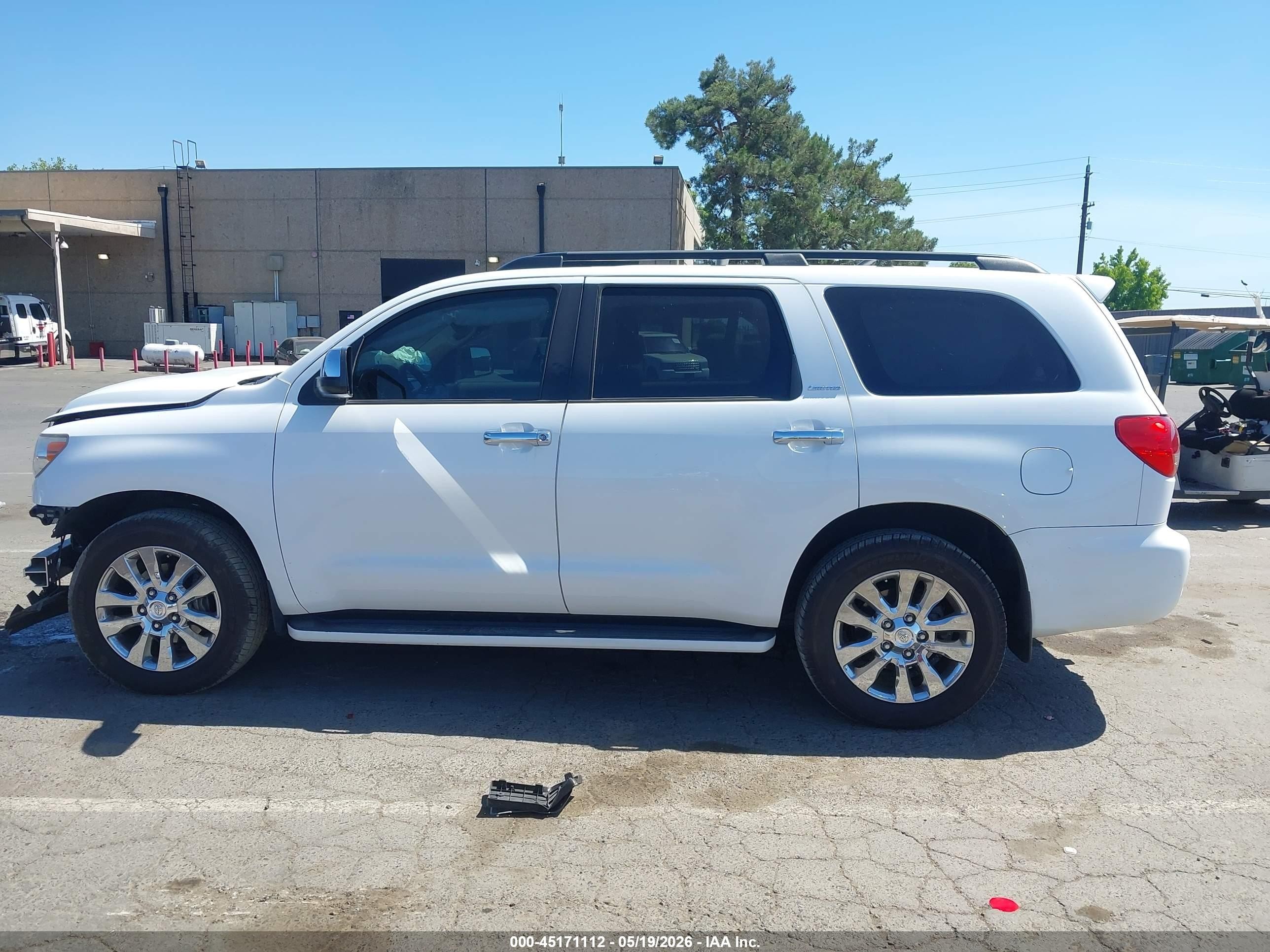 2008 Toyota Sequoia Limited 5.7l V8 White vin: 5TDBY68A58S021548
