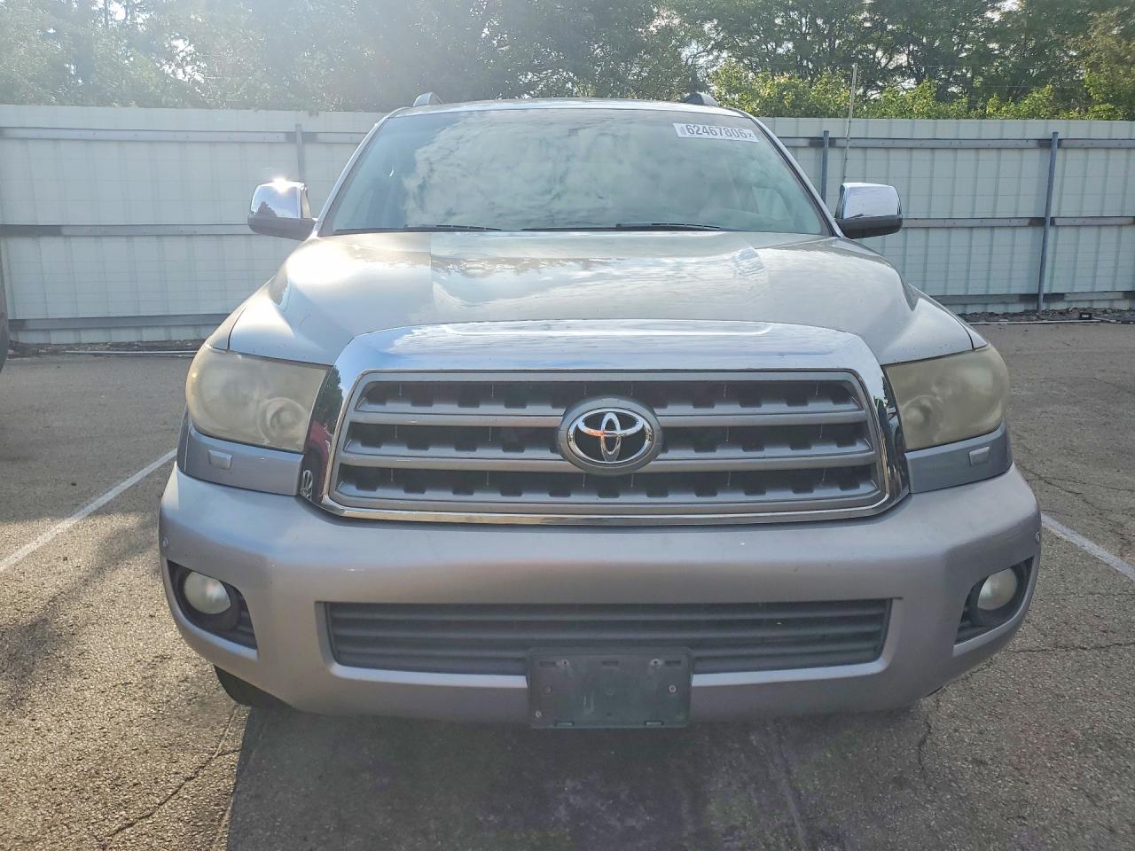 2008 Toyota Sequoia Limited Silver vin: 5TDBY68A68S018772
