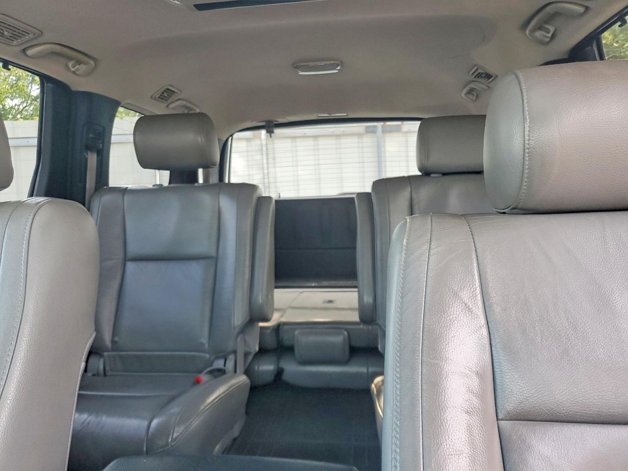2008 Toyota Sequoia Limited Silver vin: 5TDBY68A68S018772
