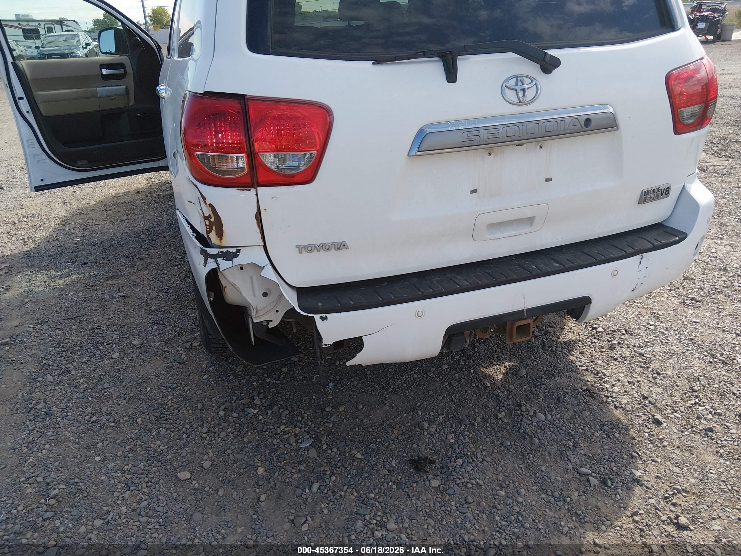 2008 Toyota Sequoia Limited 5.7l V8 Белый vin: 5TDBY68A98S004512