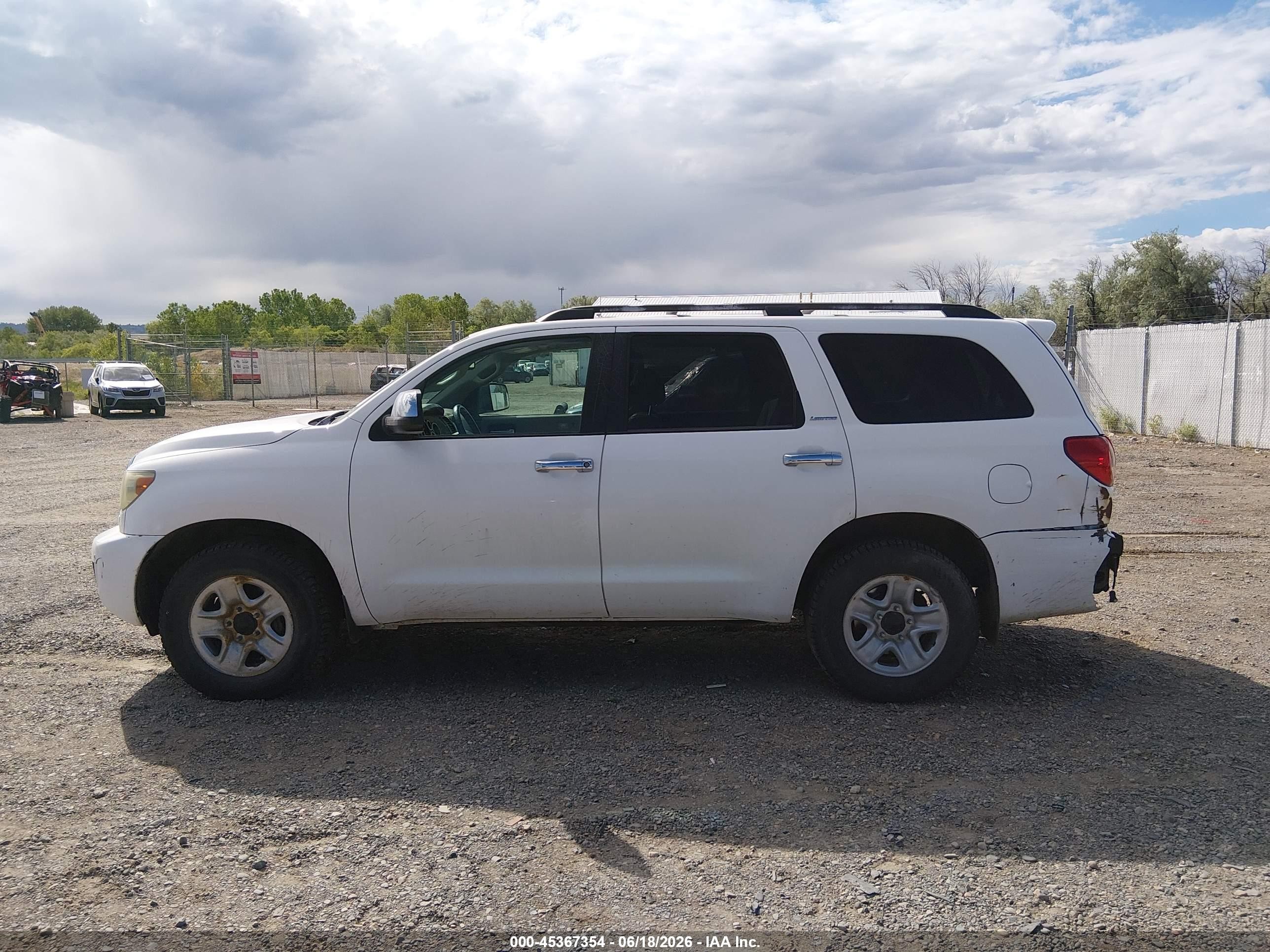 2008 Toyota Sequoia Limited 5.7l V8 Белый vin: 5TDBY68A98S004512