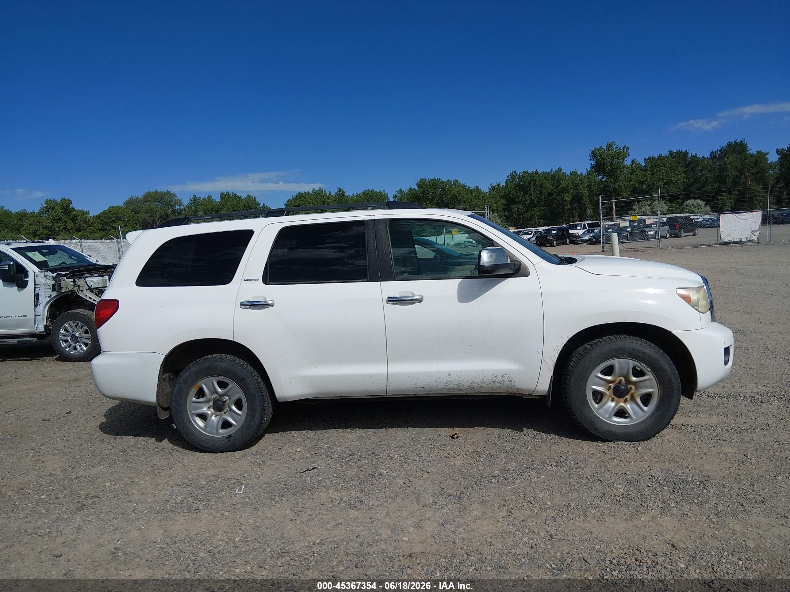2008 Toyota Sequoia Limited 5.7l V8 Белый vin: 5TDBY68A98S004512