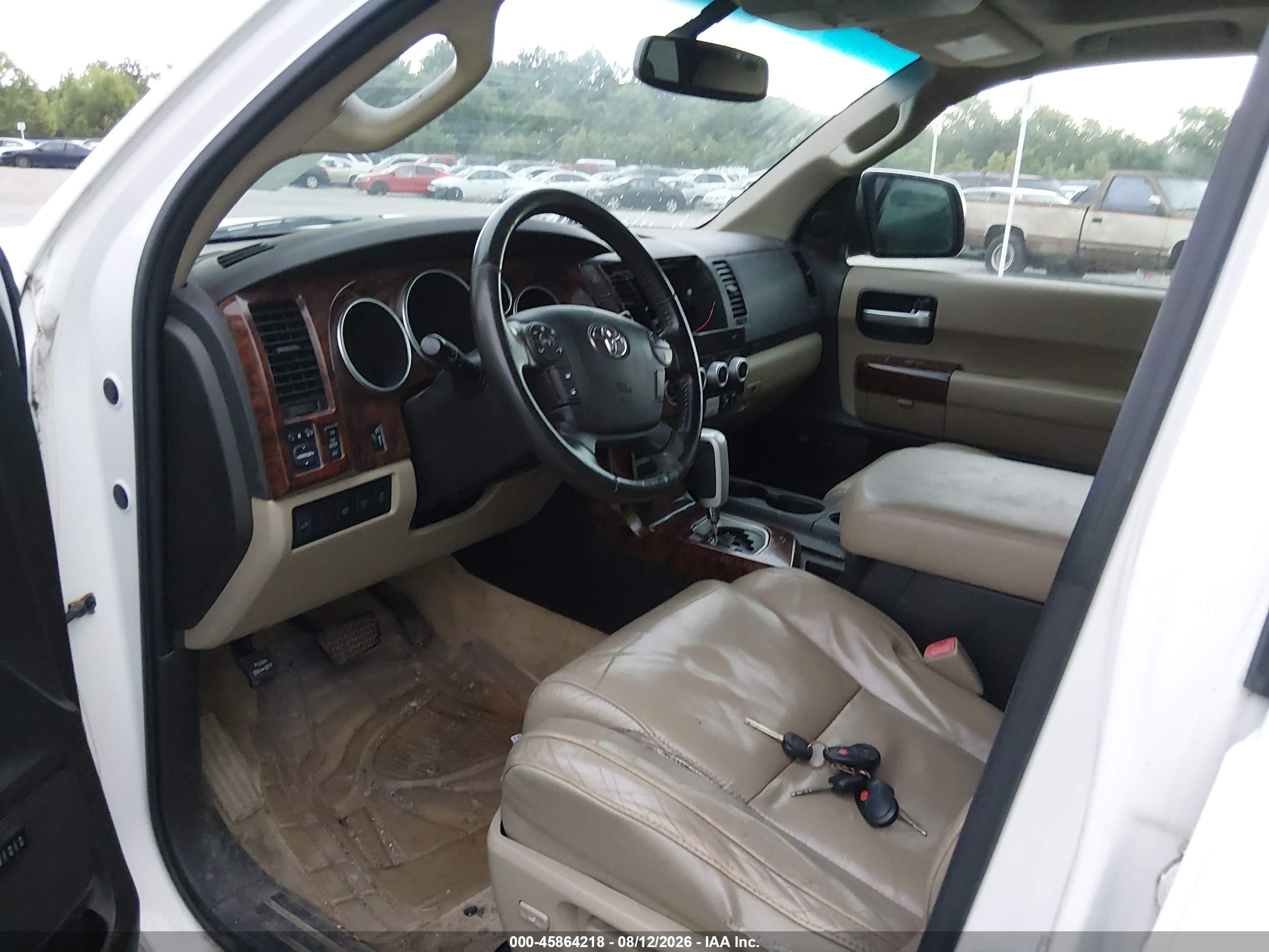 2008 Toyota Sequoia Limited 5.7l V8 Белый vin: 5TDBY68A98S006535