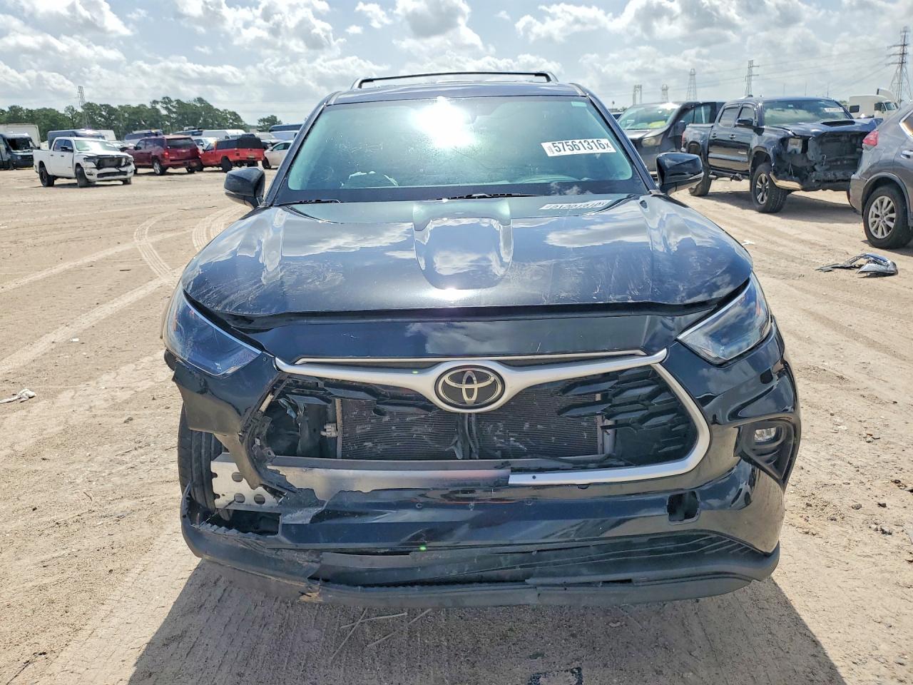 2022 Toyota Highlander Le Black vin: 5TDBZRBH1NS587805