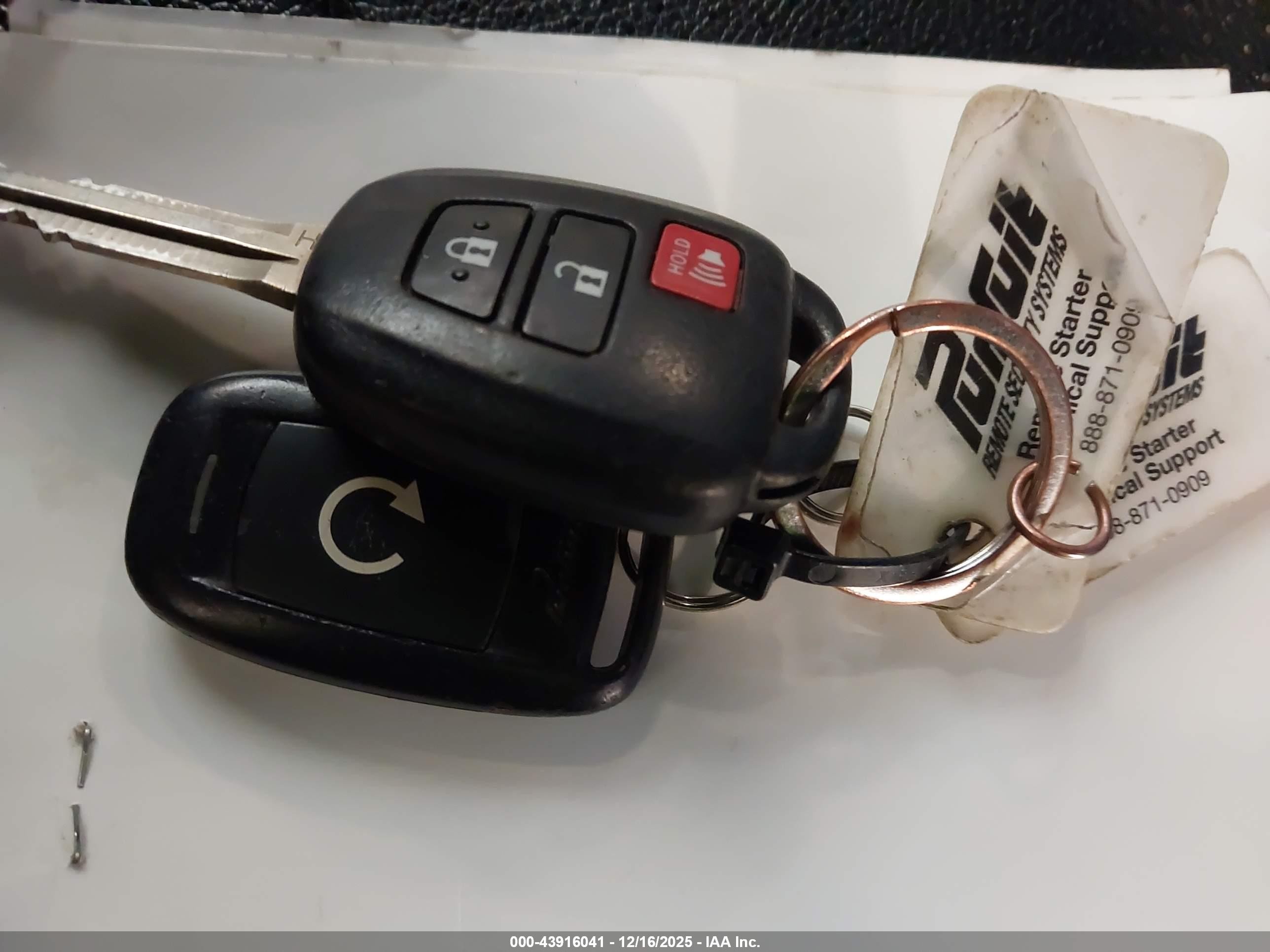 2019 Toyota Highlander Le White vin: 5TDBZRFH0KS978126