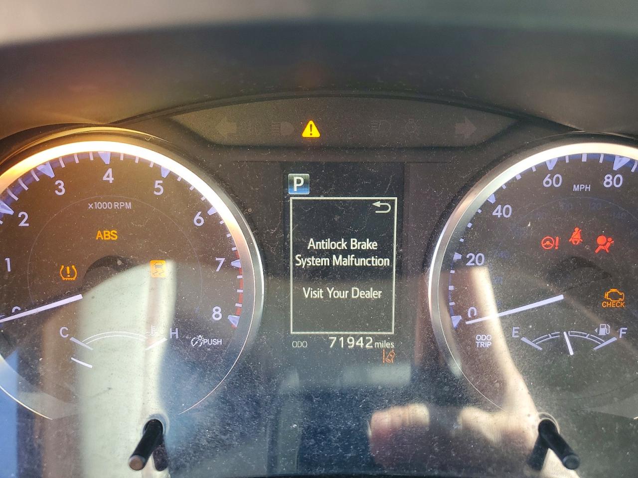2018 Toyota Highlander Le Gray vin: 5TDBZRFH5JS898836