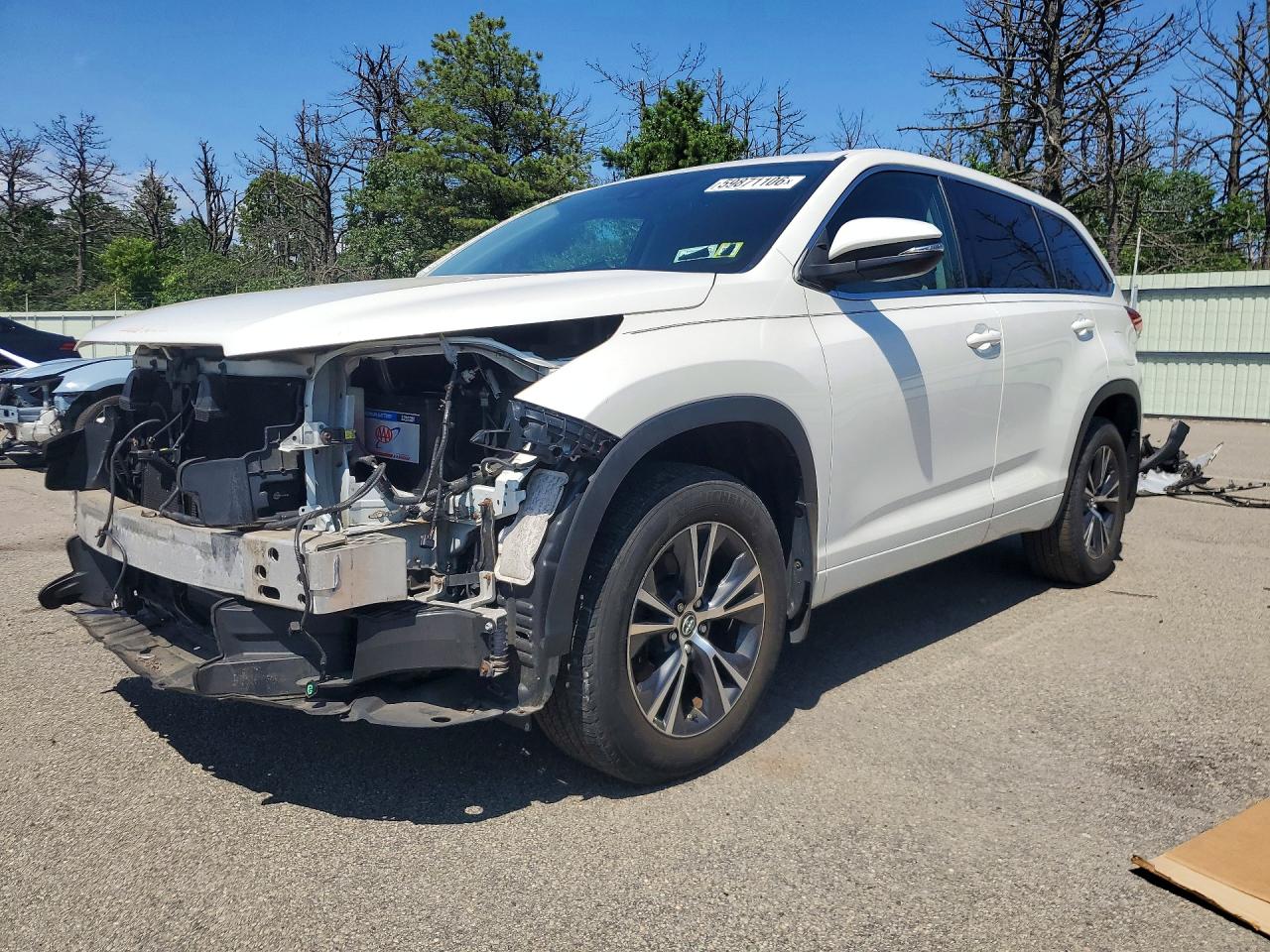 2017 Toyota Highlander Le Plus White vin: 5TDBZRFH7HS426437