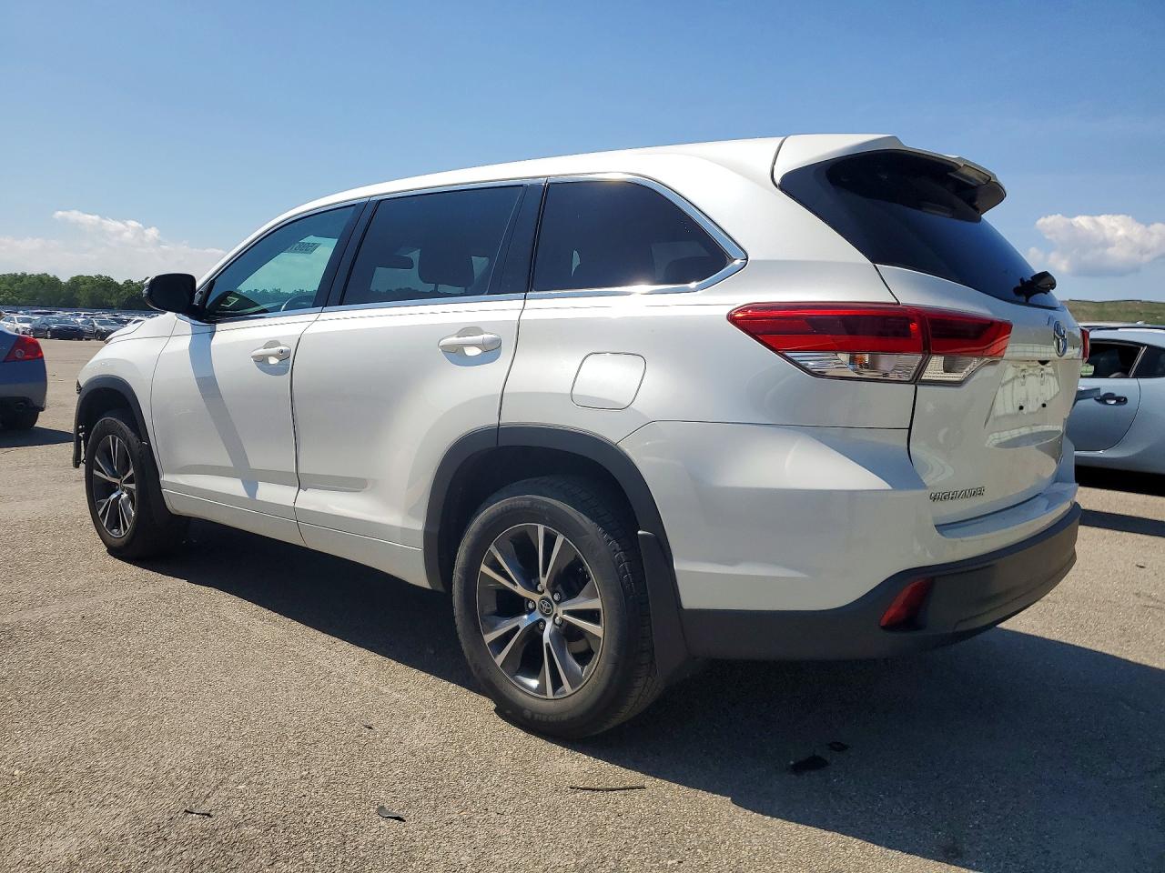 2017 Toyota Highlander Le Plus White vin: 5TDBZRFH7HS426437