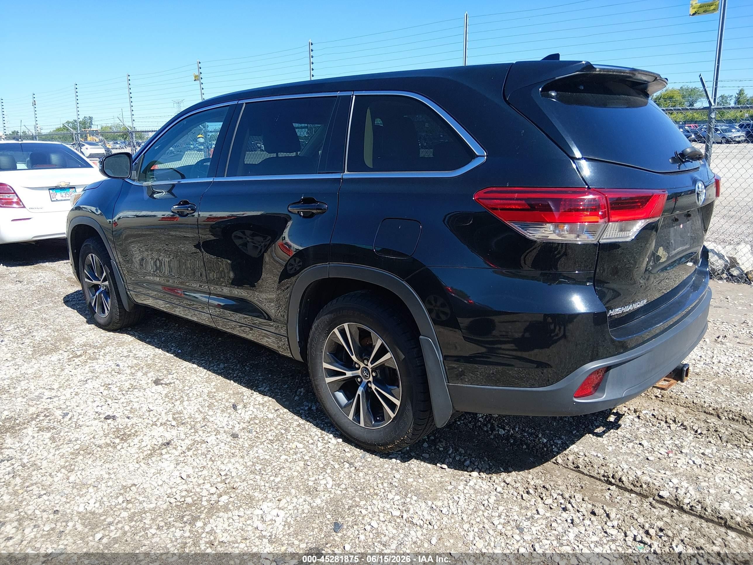 2018 Toyota Highlander Le Plus Black vin: 5TDBZRFH8JS493103