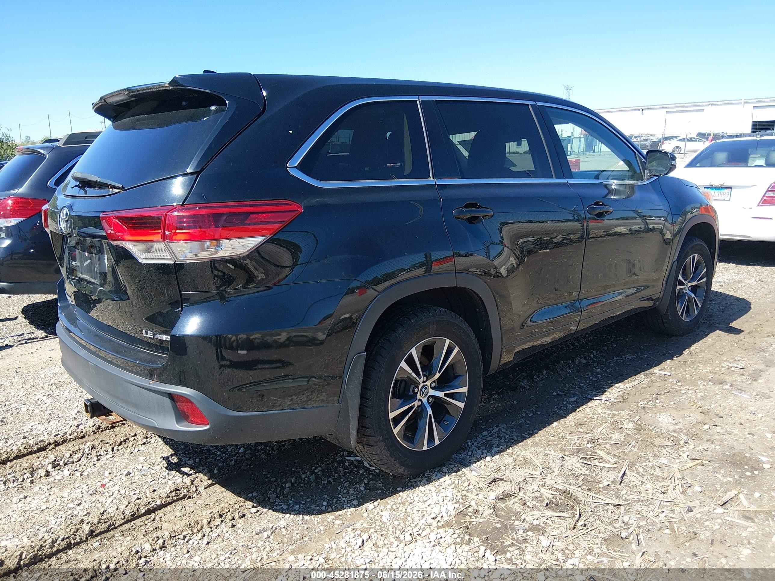 2018 Toyota Highlander Le Plus Black vin: 5TDBZRFH8JS493103