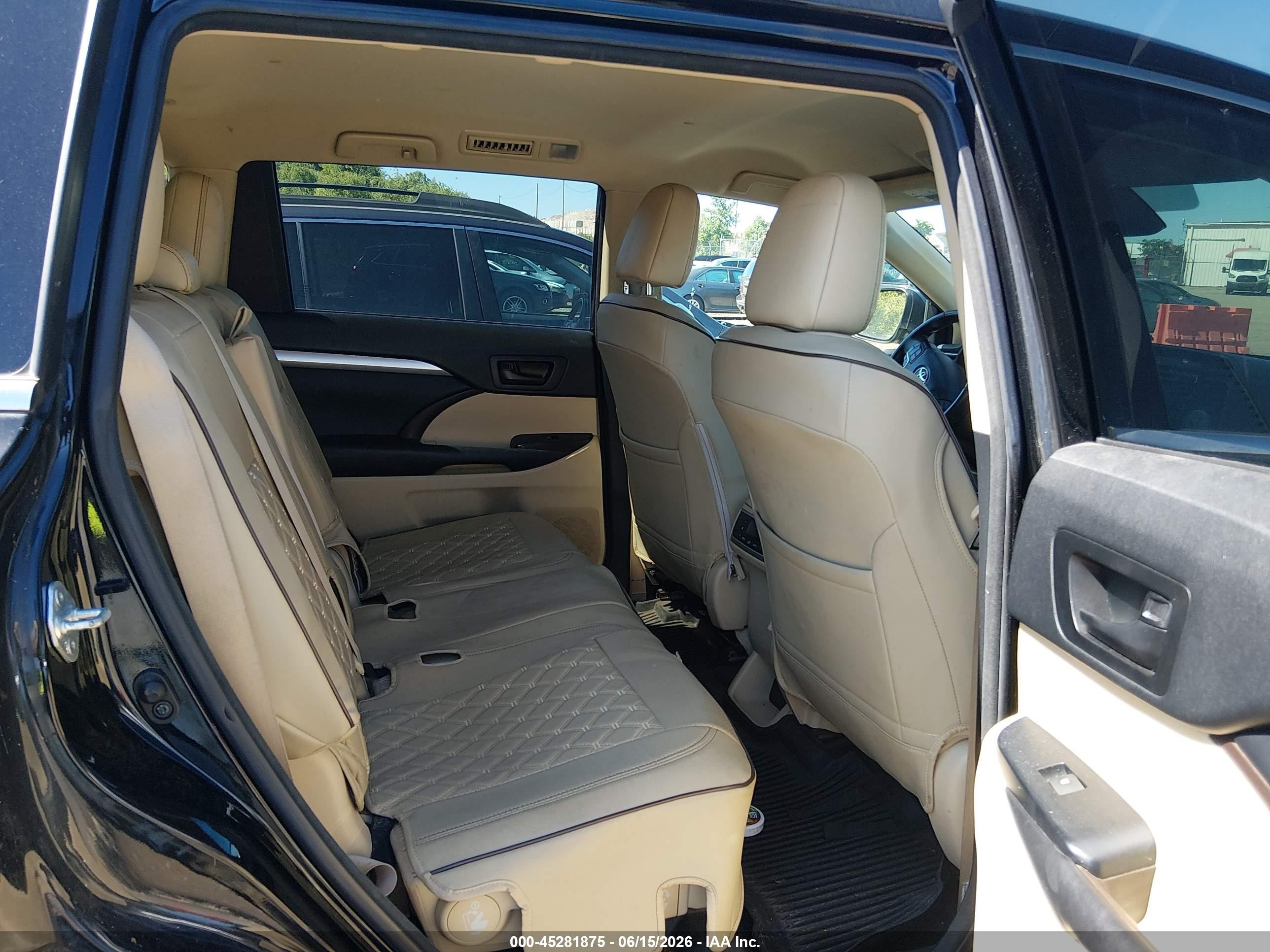 2018 Toyota Highlander Le Plus Black vin: 5TDBZRFH8JS493103