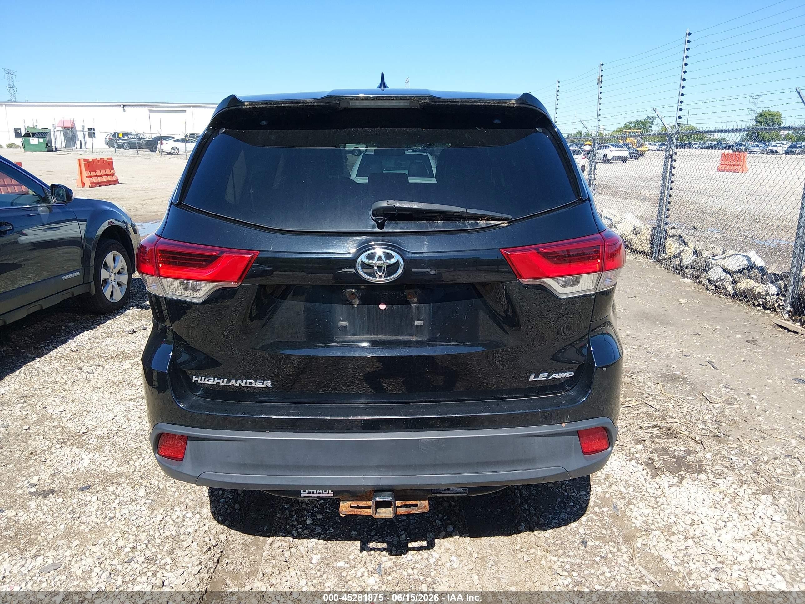 2018 Toyota Highlander Le Plus Black vin: 5TDBZRFH8JS493103