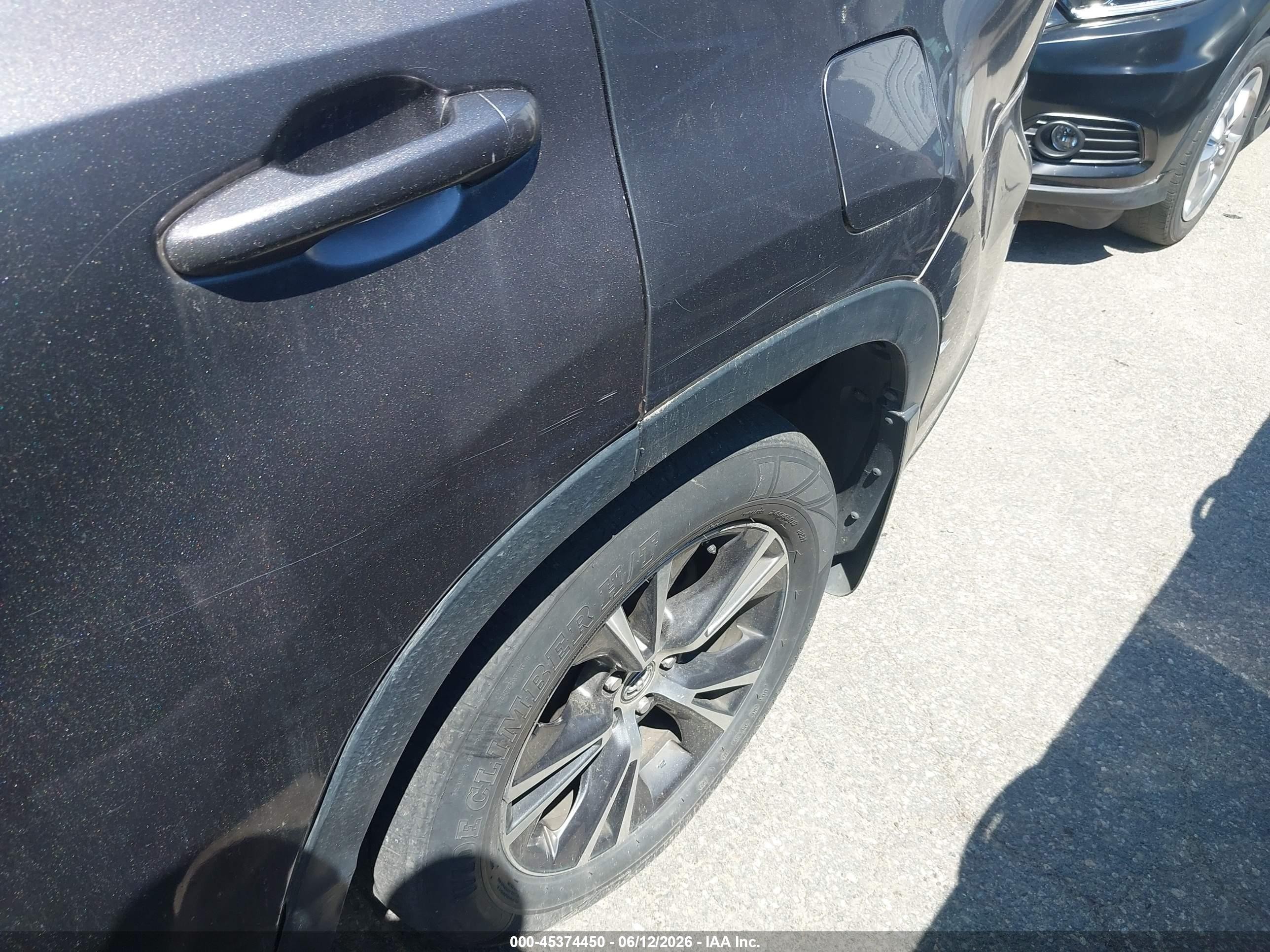2018 Toyota Highlander Le Plus Gray vin: 5TDBZRFH9JS865113