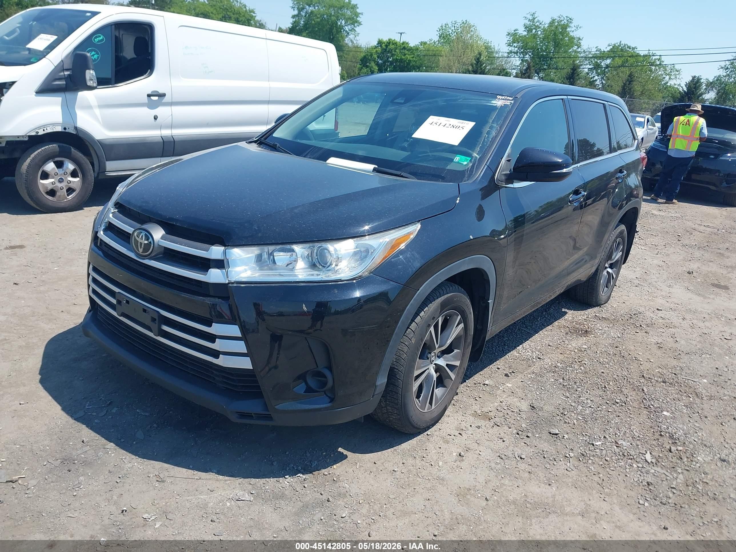 2018 Toyota Highlander Le Black vin: 5TDBZRFH9JS870330